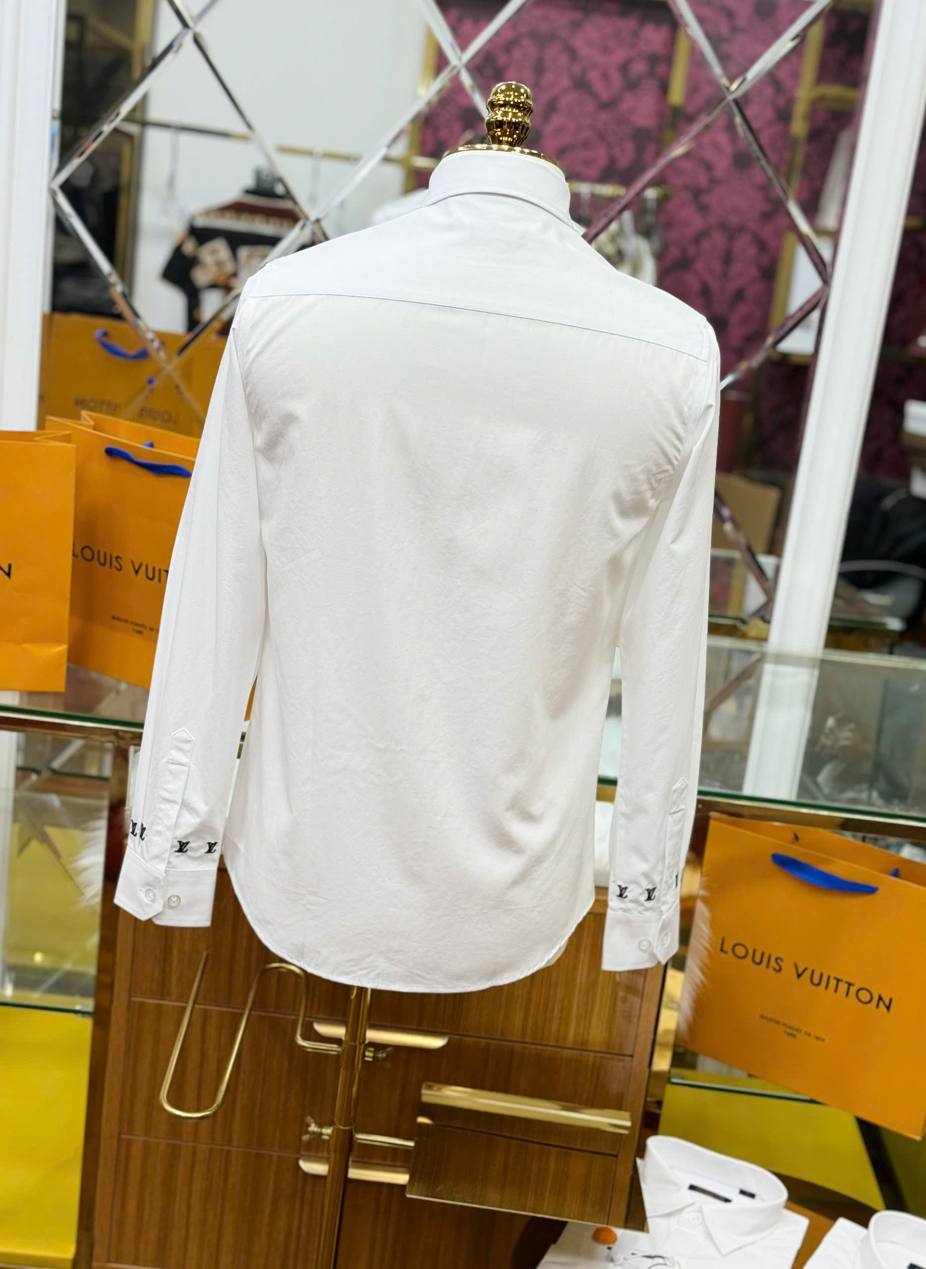 Áo sơ mi Louis Vuitton LV logo thêu ngực Marque check cổ tay Like Auth M-XL CD