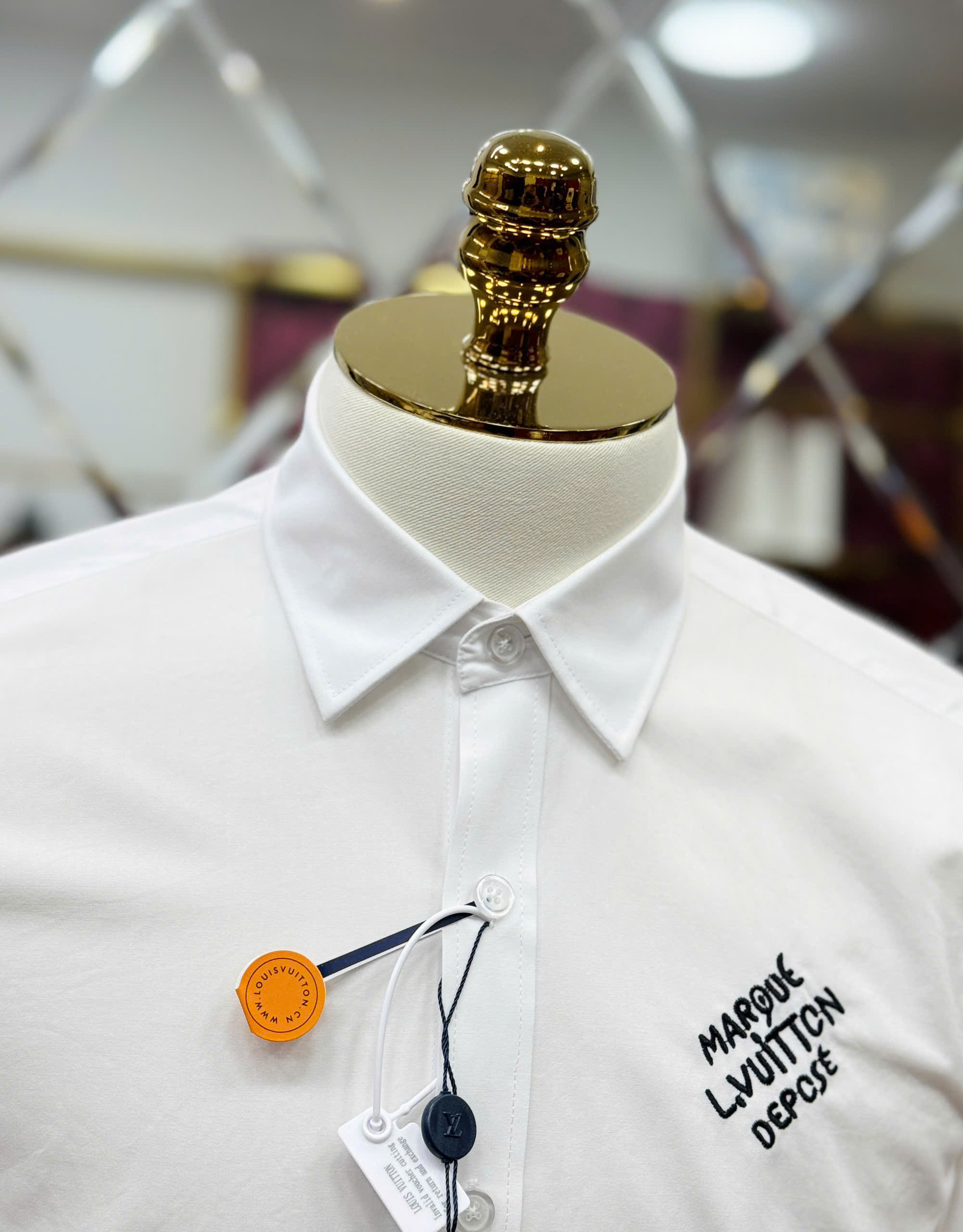 Áo sơ mi Louis Vuitton LV logo thêu ngực Marque check cổ tay Like Auth M-XL CD