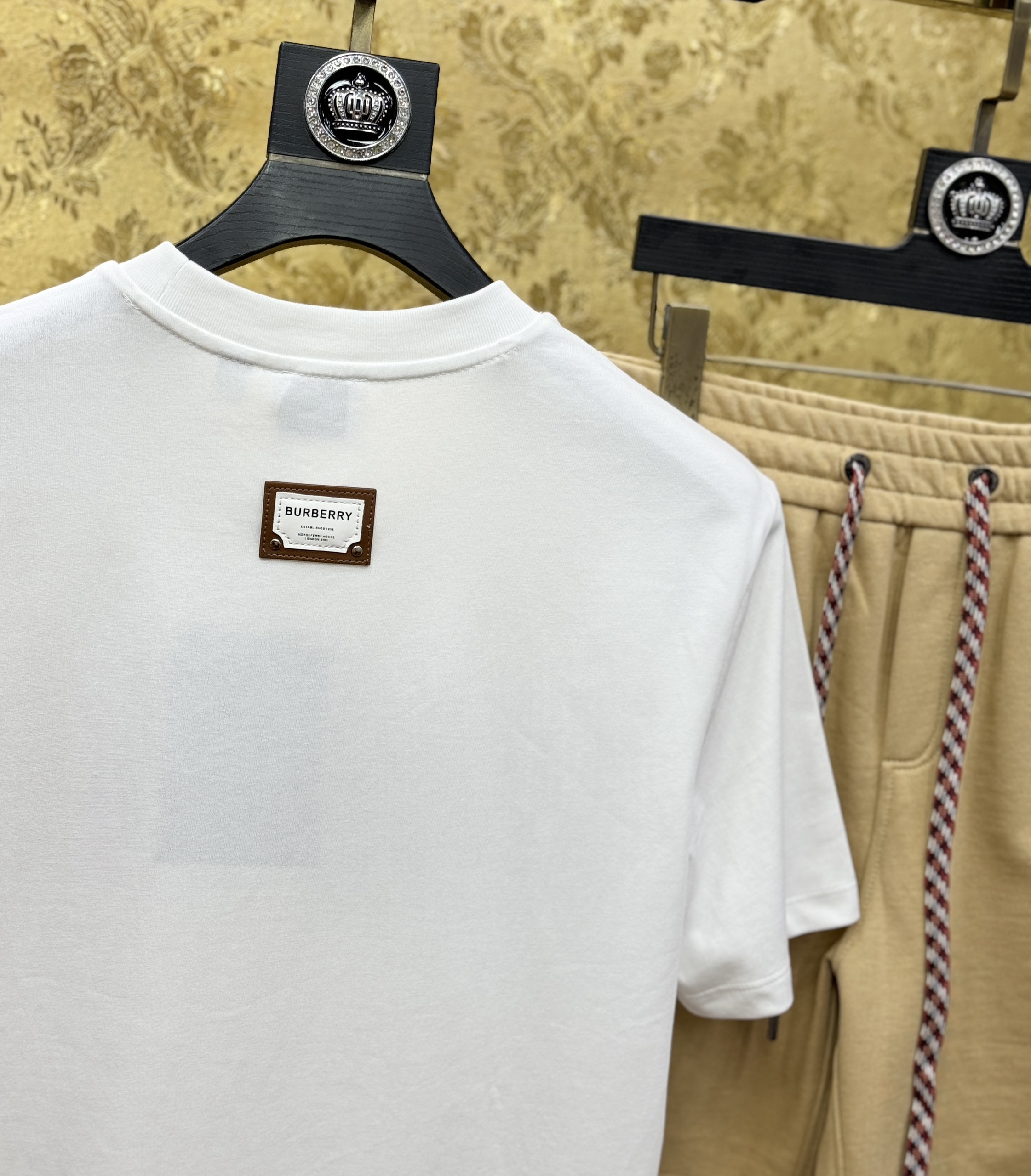 C:\Users\ADMIN\Downloads\20260306-20260307T062707Z-3-001\20260306\1245 Set bộ hè thể thao Burberry BBR ke sọc new 2026 Like Auth S-XL CD