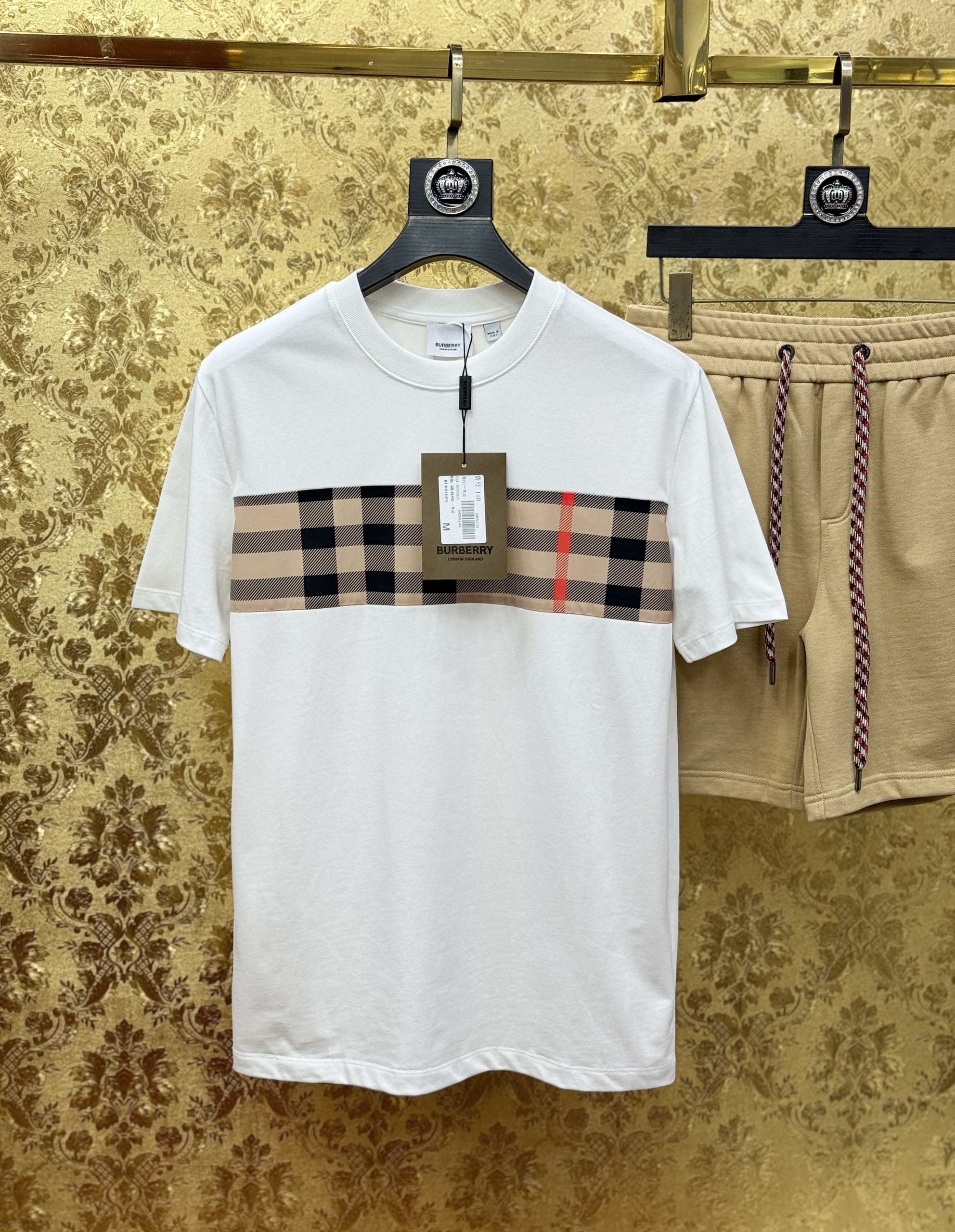 C:\Users\ADMIN\Downloads\20260306-20260307T062707Z-3-001\20260306\1245 Set bộ hè thể thao Burberry BBR ke sọc new 2026 Like Auth S-XL CD