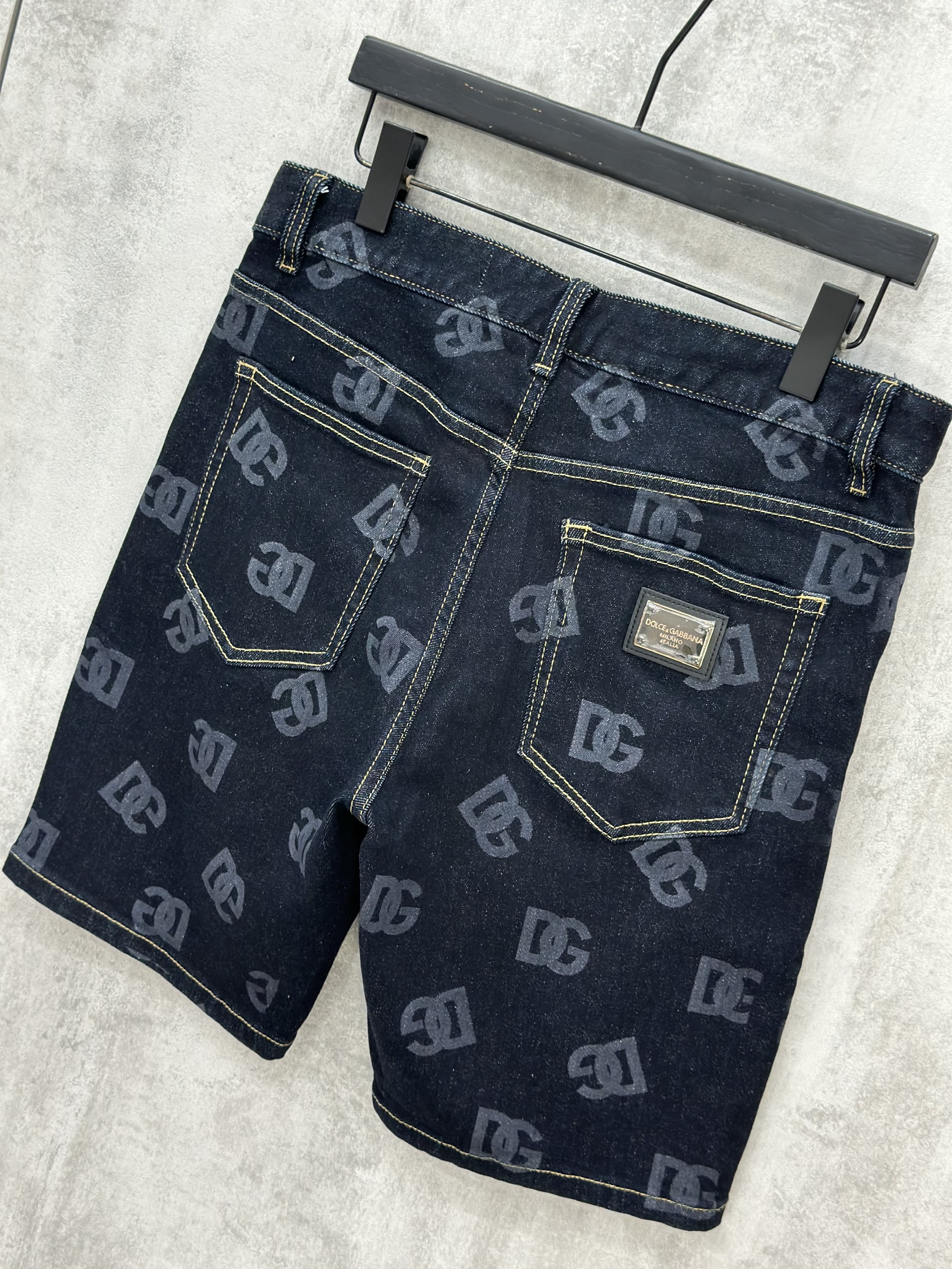 Quần Jean bò ngố Dolce Gabbana DG Xanh Than full logo Like Auth 28-34 VTN