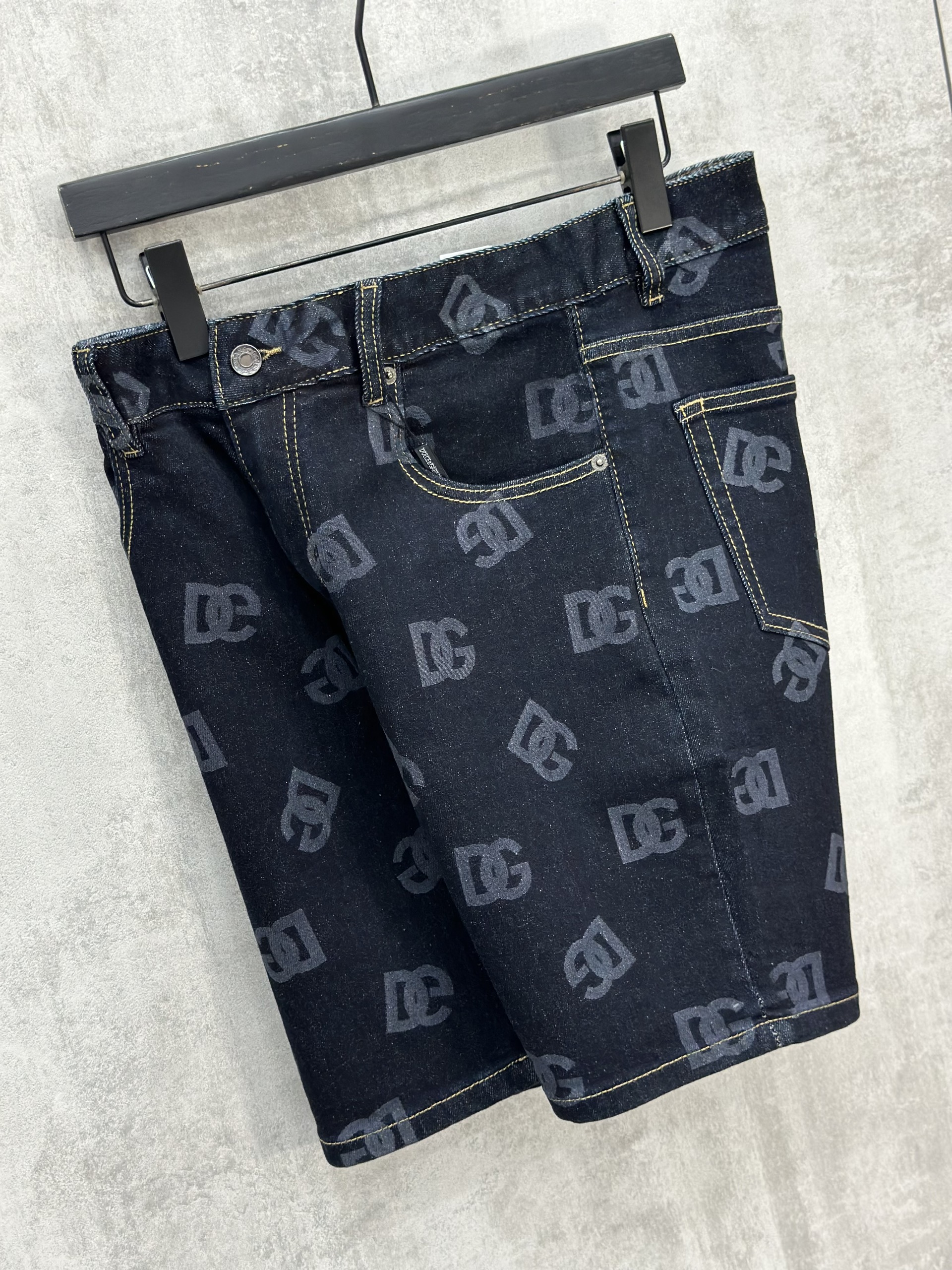 Quần Jean bò ngố Dolce Gabbana DG Xanh Than full logo Like Auth 28-34 VTN