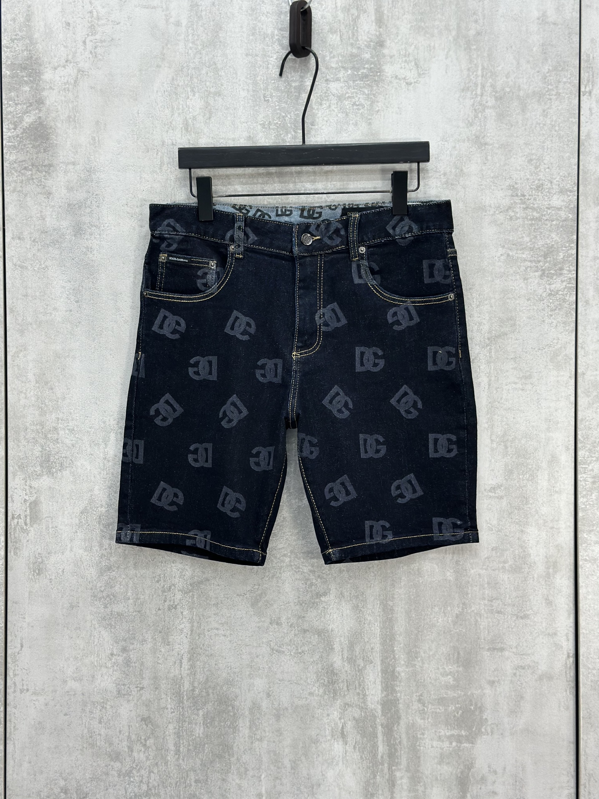 Quần Jean bò ngố Dolce Gabbana DG Xanh Than full logo Like Auth 28-34 VTN