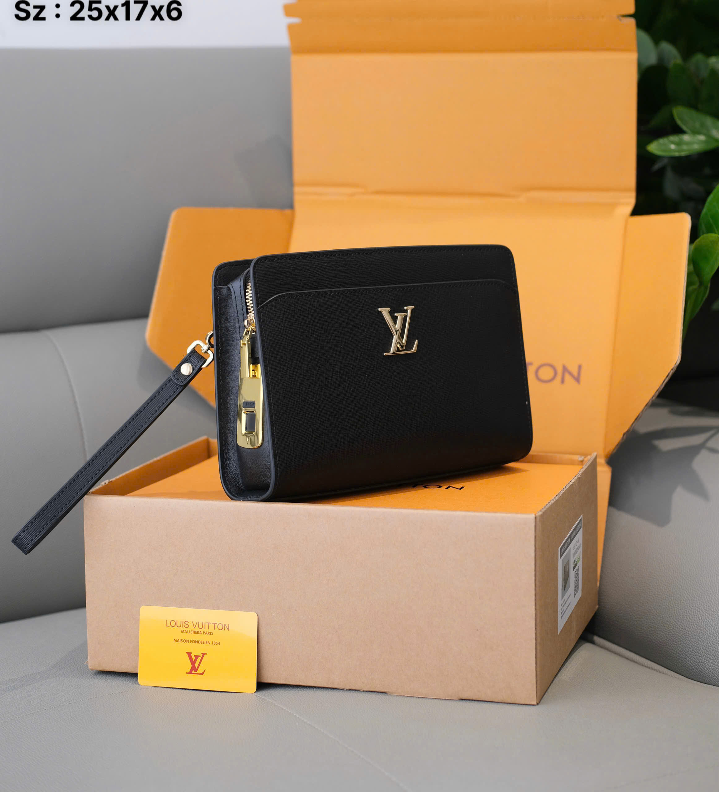 Túi ví Clutch Louis Vuitton LV trơn 2 ngăn logo tag vàng khóa vân tay Like Auth 25x17x6 DDT