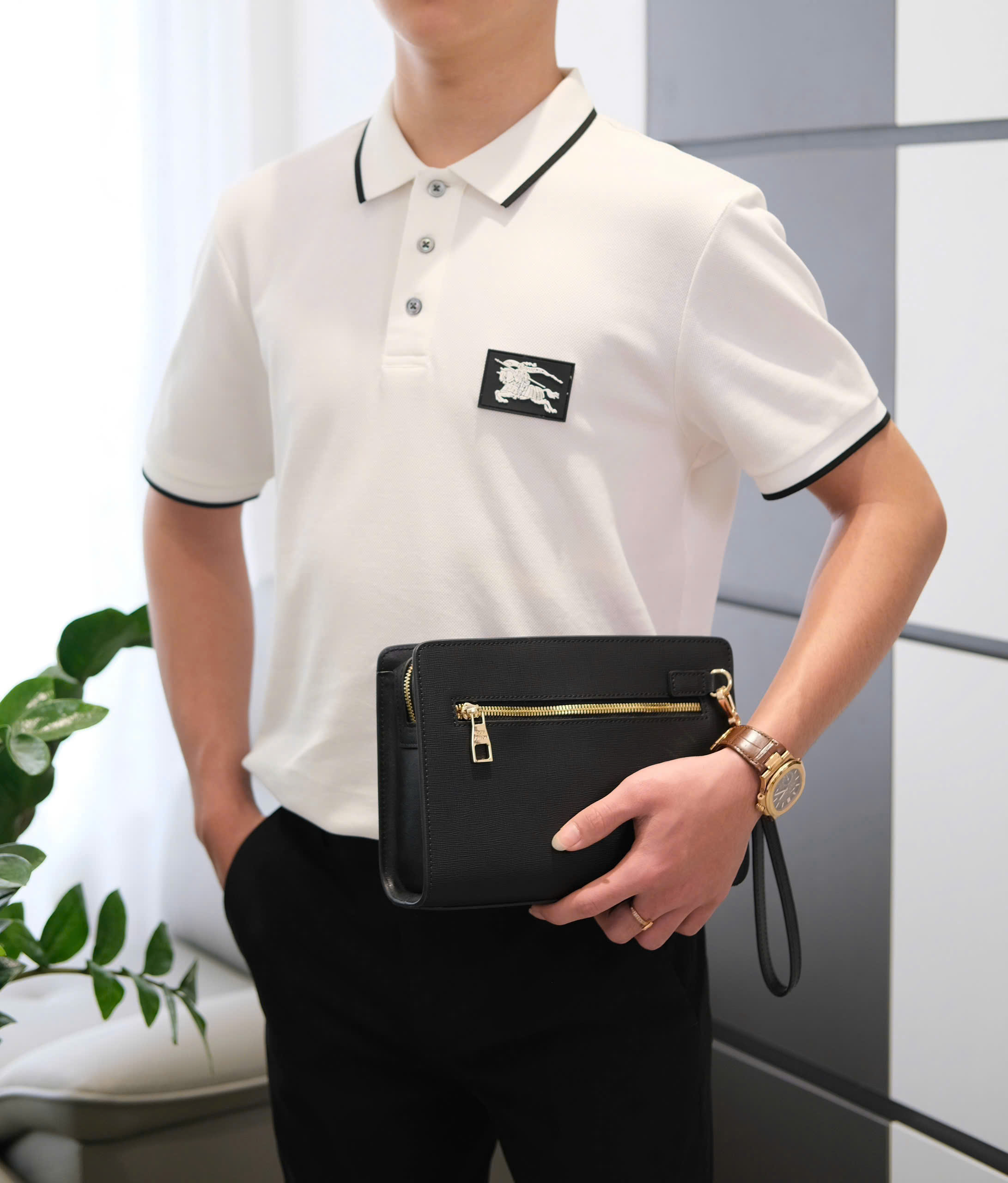 Túi ví Clutch Louis Vuitton LV trơn 2 ngăn logo tag vàng khóa vân tay Like Auth 25x17x6 DDT