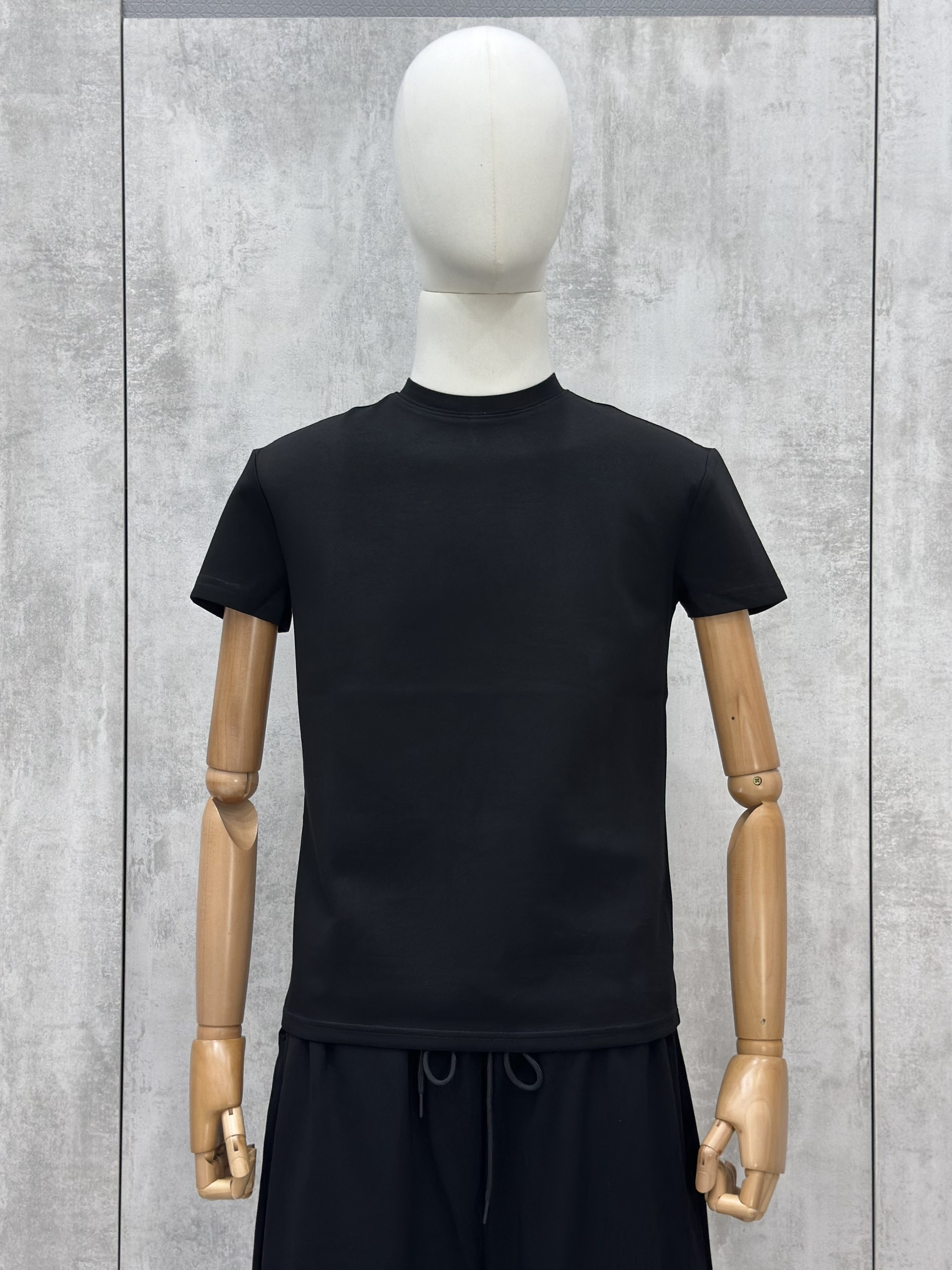 Áo phông T shirt Chapper Đen trơn slim chống nhăn Like Auth S-XL VTN