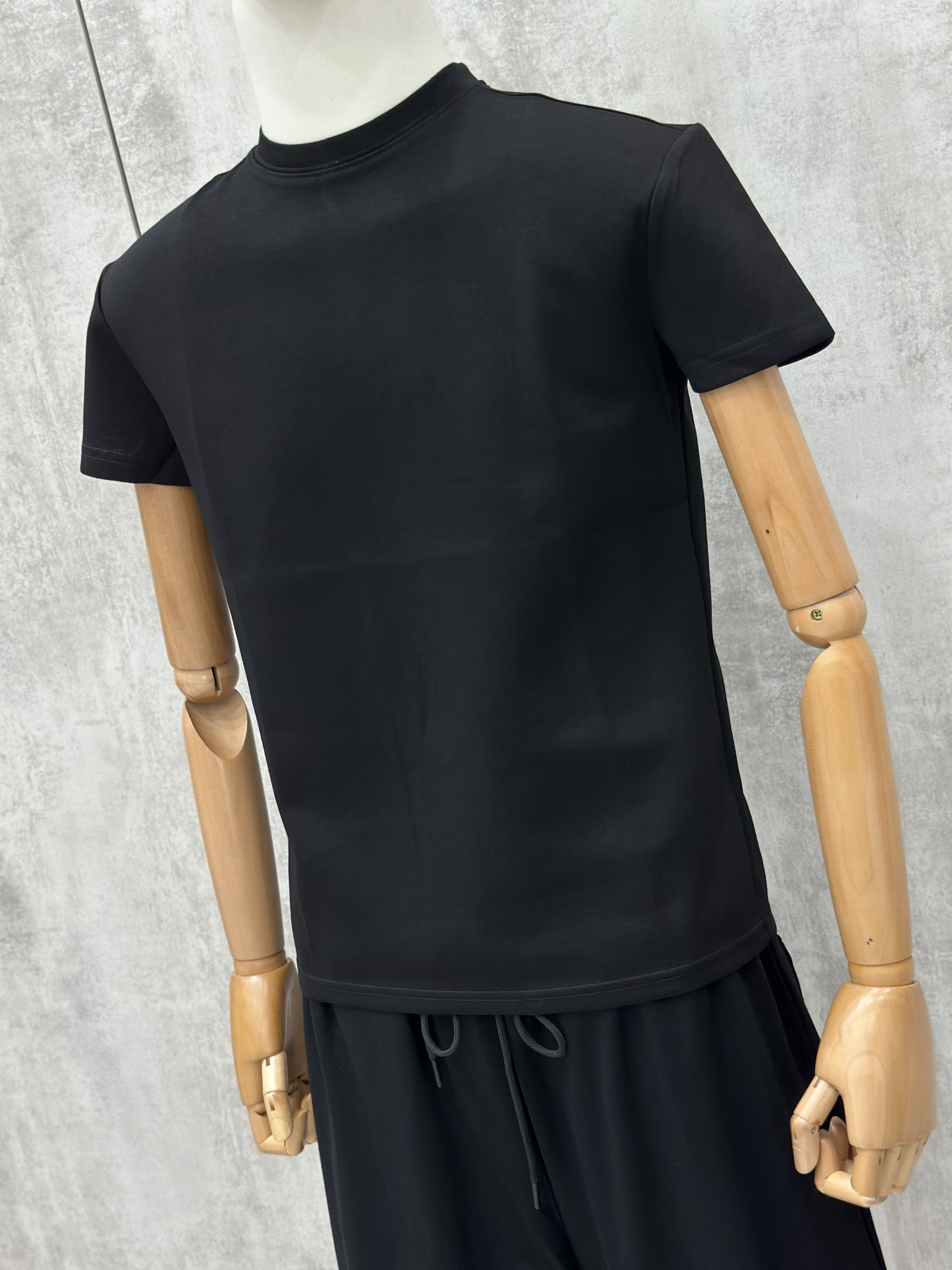 Áo phông T shirt Chapper Đen trơn slim chống nhăn Like Auth S-XL VTN