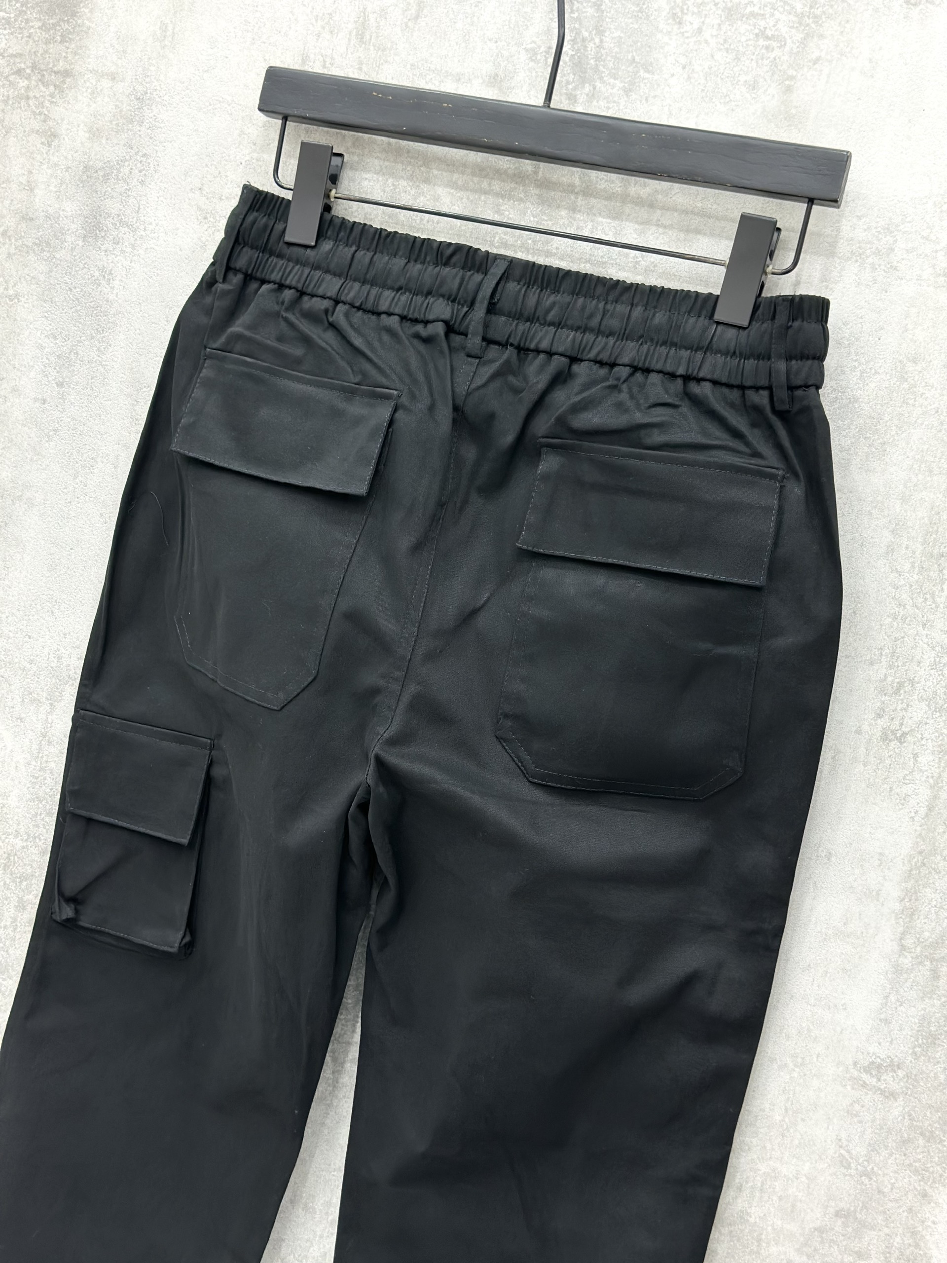 Quần jogger vải Chapper túi hộp gấu 2 khóa Like Auth S-XL VTN