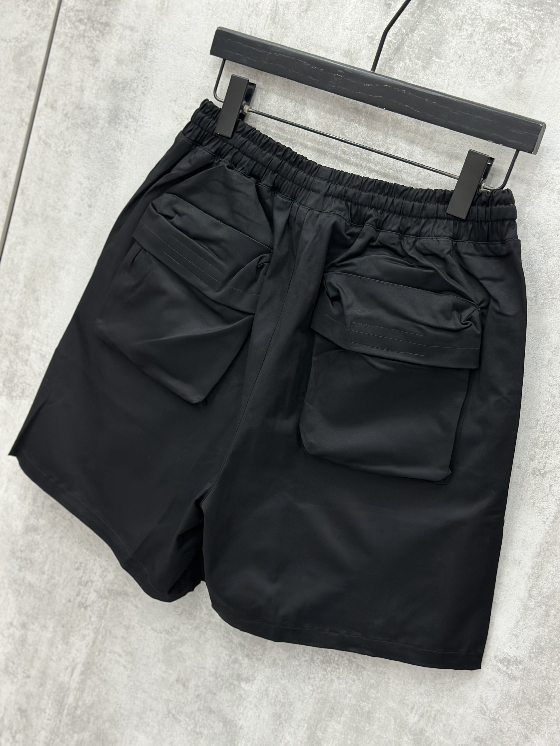 Quần short ngố vải Chapper túi hộp Like Auth S-XL VTN