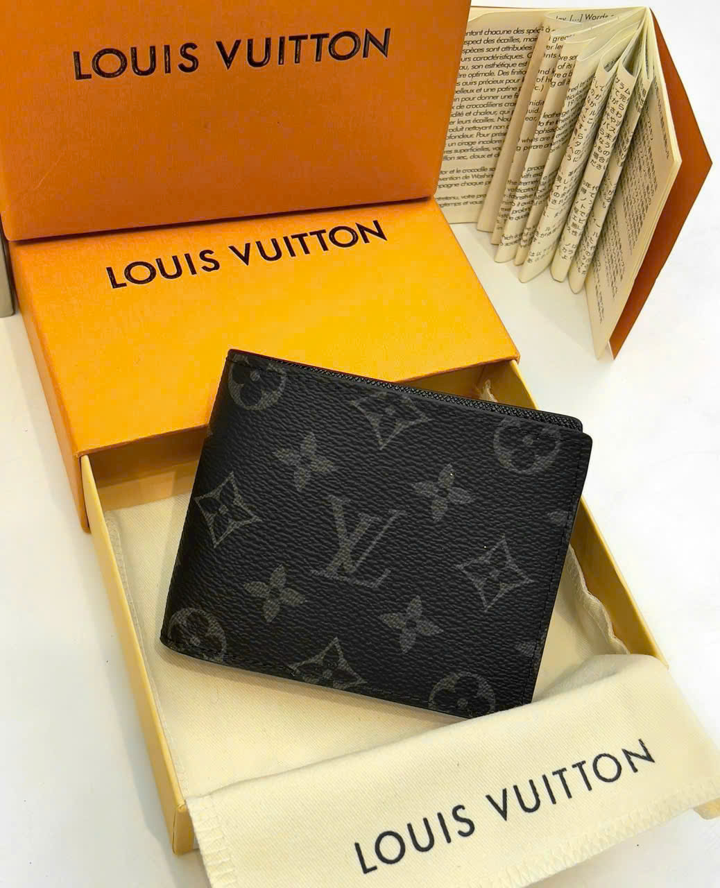 Ví ngắn gập Louis Vuitton LV Multiple Wallẻ Classic new 2026 Like Auth PLD