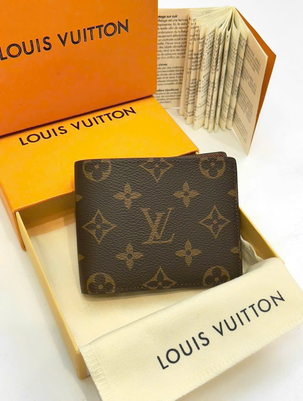 Ví ngắn gập Louis Vuitton LV Multiple Wallẻ Classic new 2026 Like Auth PLD