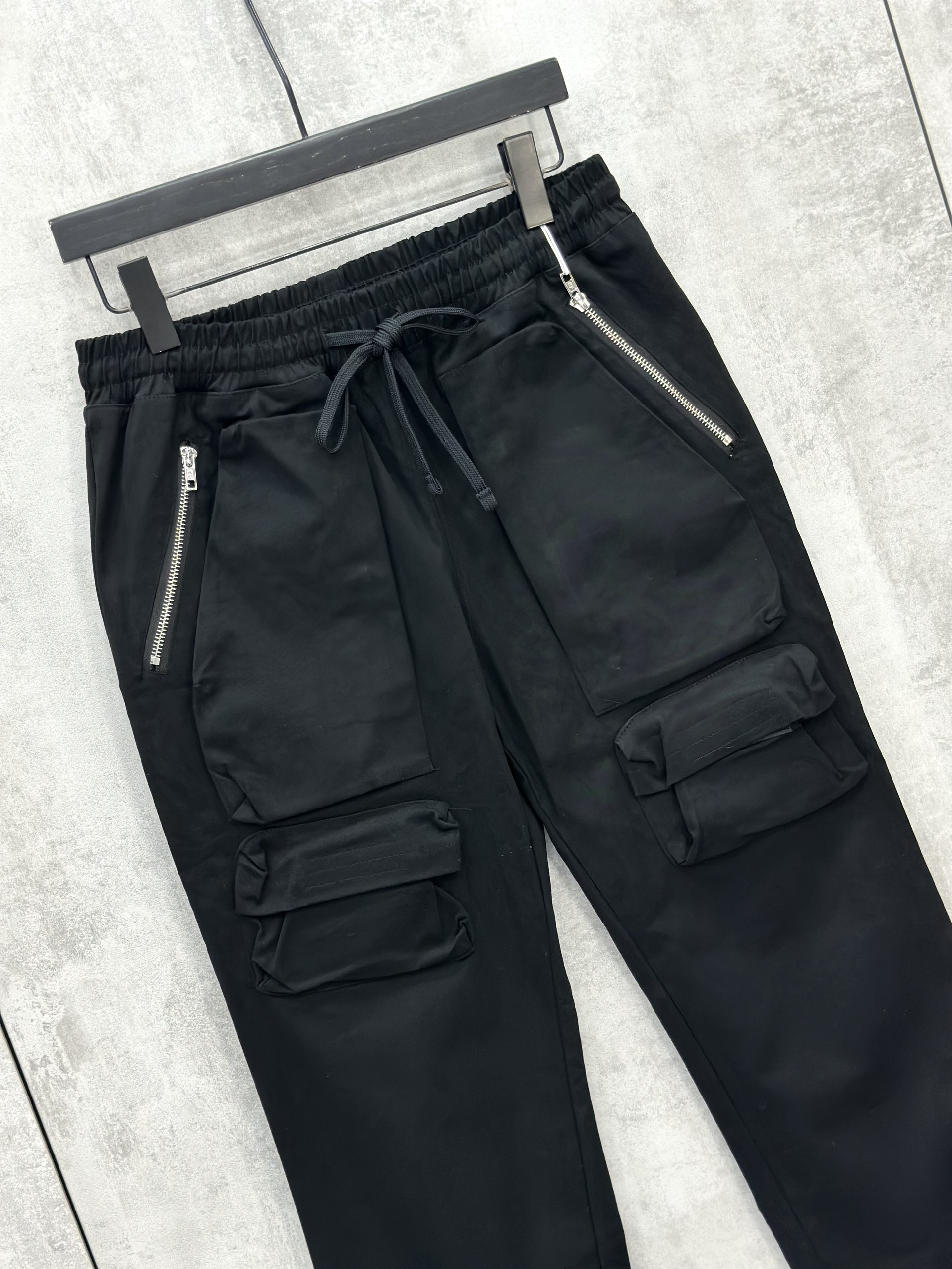 Quần jogger vải Chapper 2 túi khóa chéo Like Auth S-XL VTN