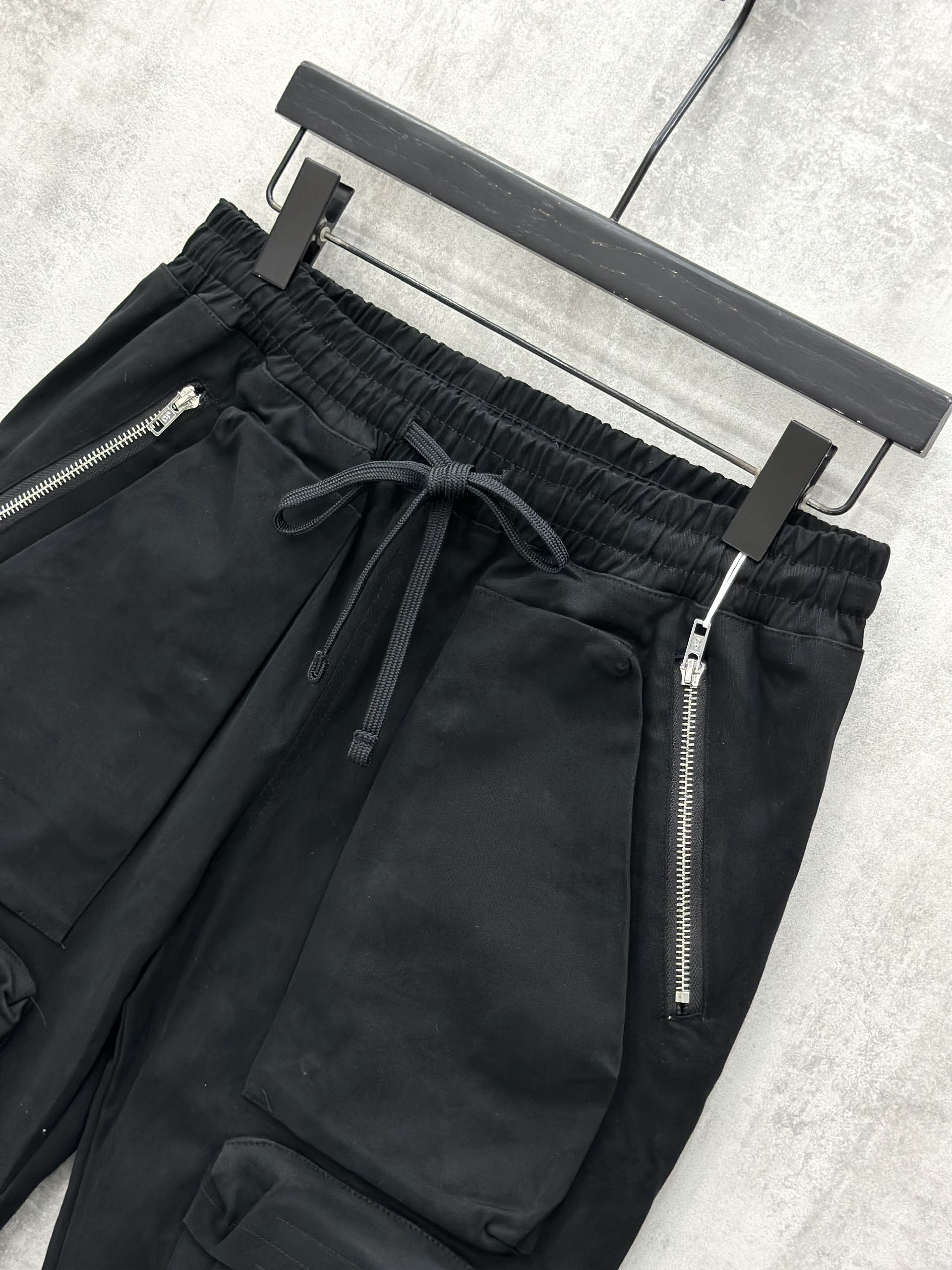 Quần jogger vải Chapper 2 túi khóa chéo Like Auth S-XL VTN