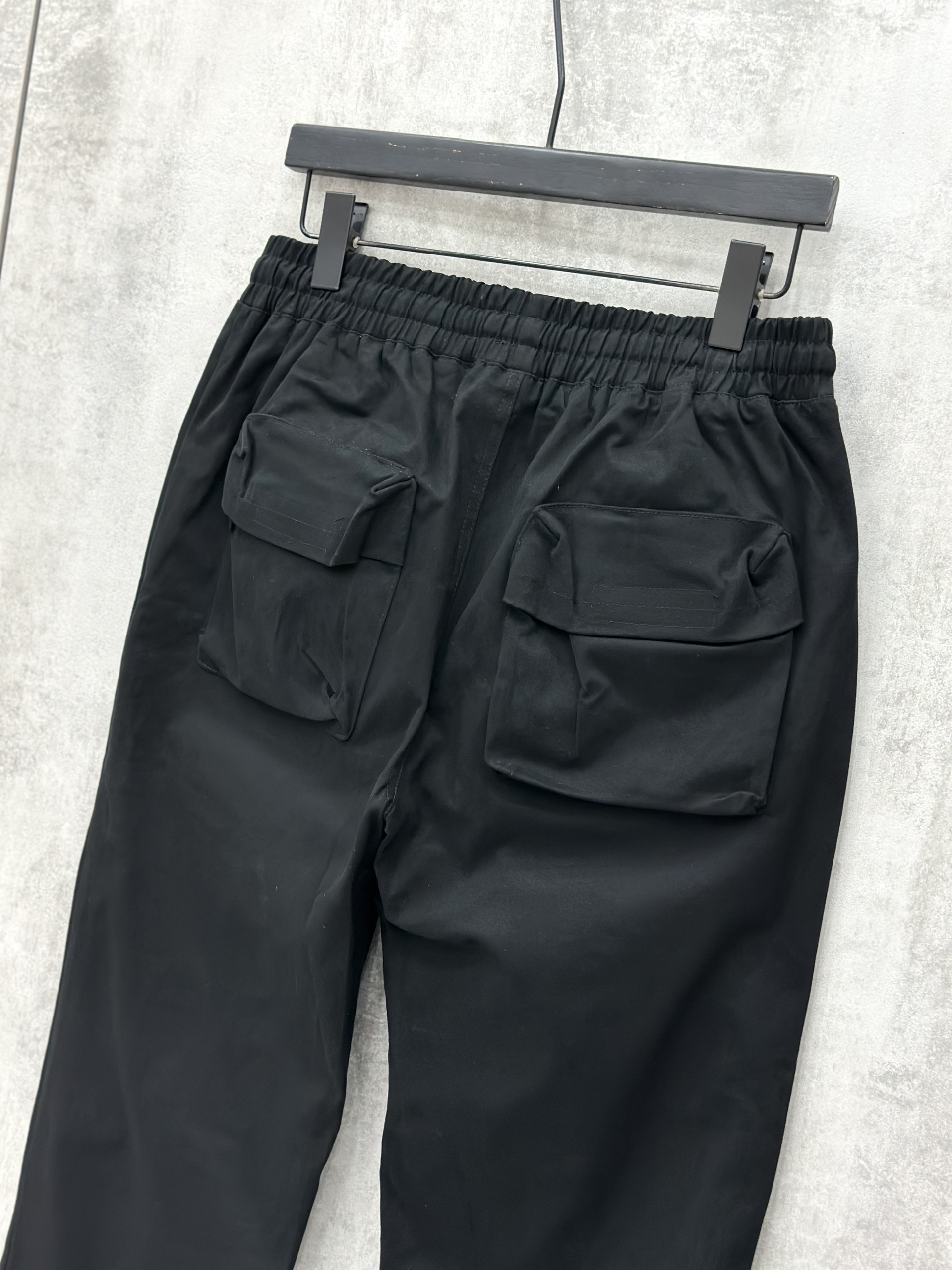 Quần jogger vải Chapper 2 túi khóa chéo Like Auth S-XL VTN