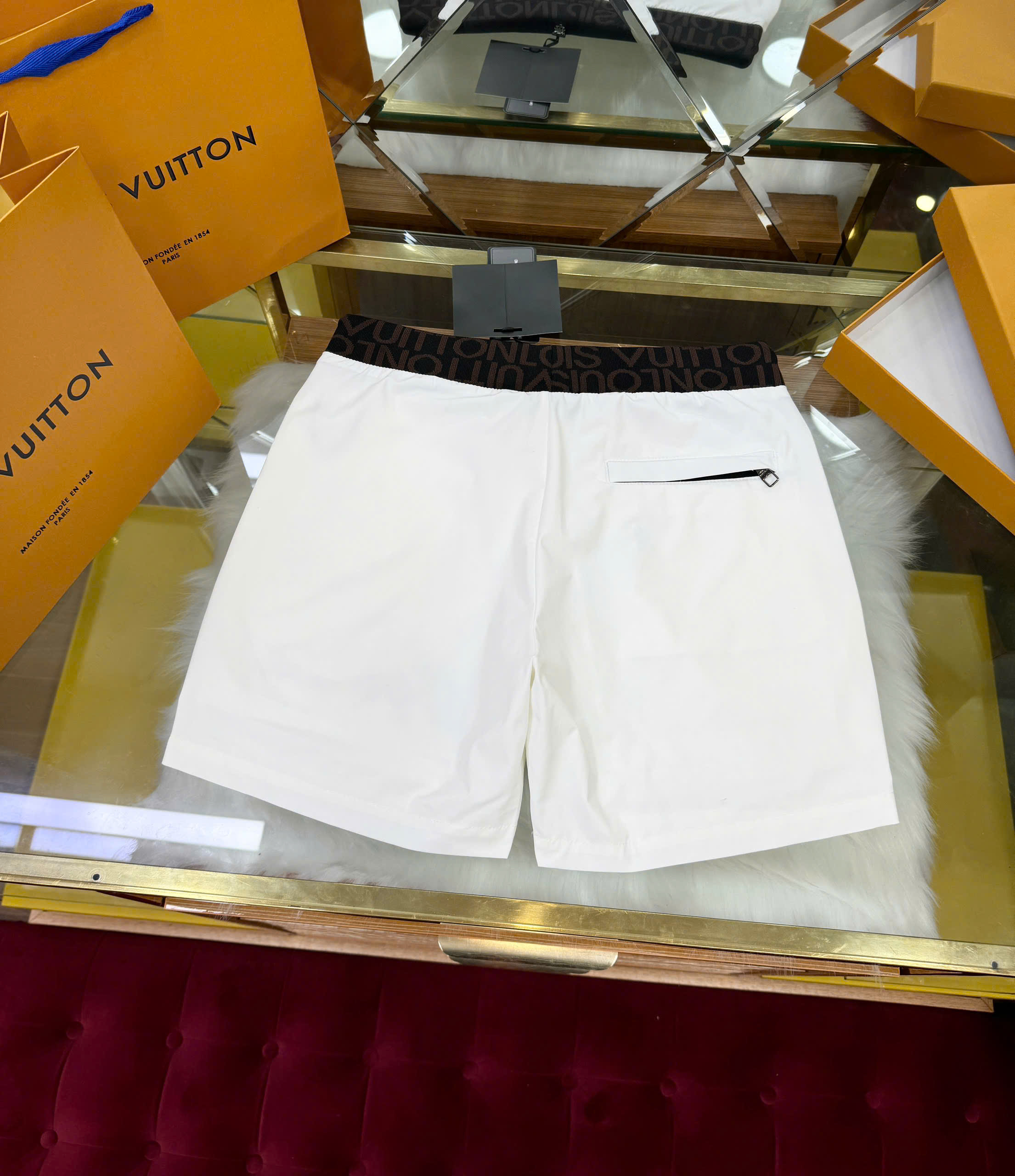 Quần short gió Louis Vuitton LV Forever logo thêu check cạp Like Auth S-XL CD