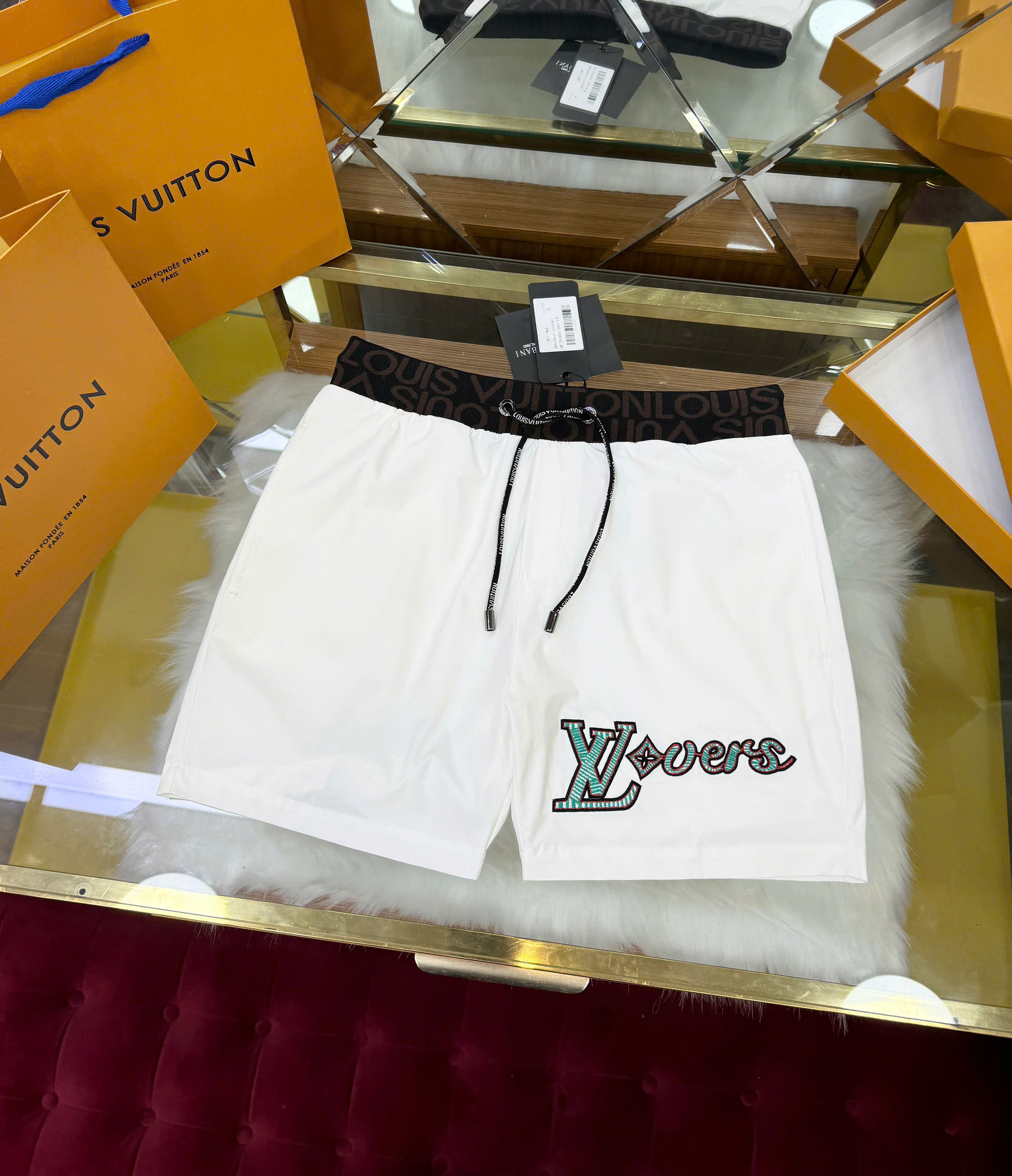 Quần short gió Louis Vuitton LV Forever logo thêu check cạp Like Auth S-XL CD