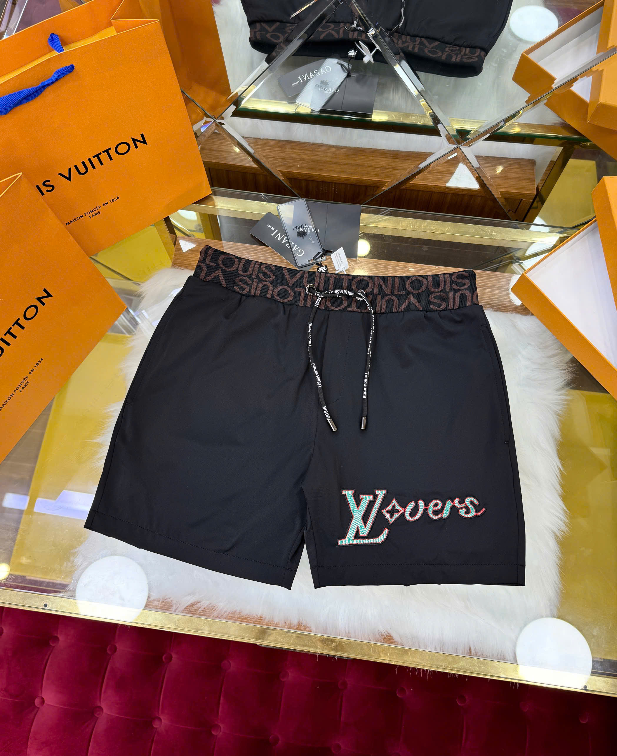 Quần short gió Louis Vuitton LV Forever logo thêu check cạp Like Auth S-XL CD