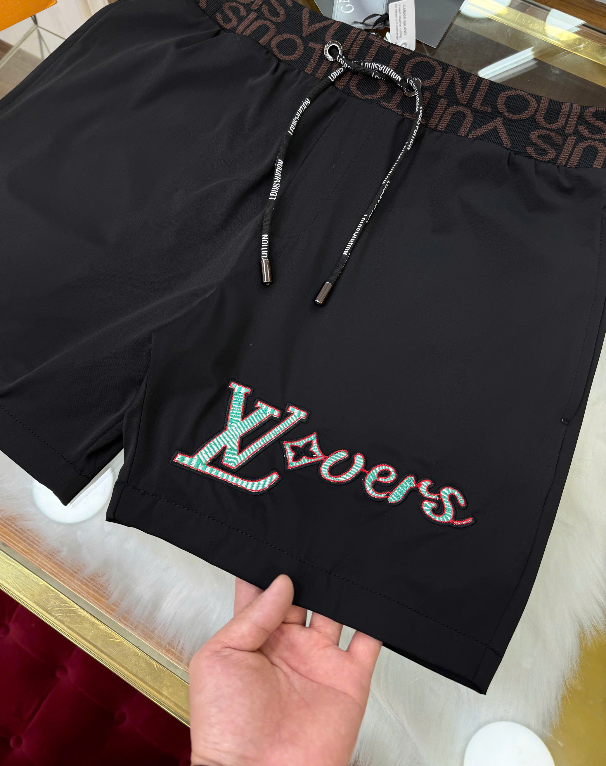 Quần short gió Louis Vuitton LV Forever logo thêu check cạp Like Auth S-XL CD