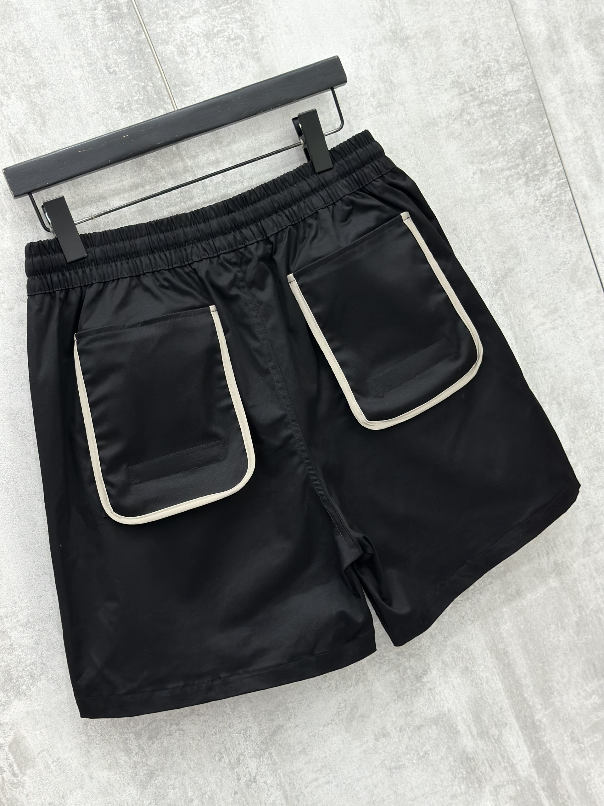 Quần short ngố vải túi hộp khóa ZIP new 2026 Like Auth S-XL VTN