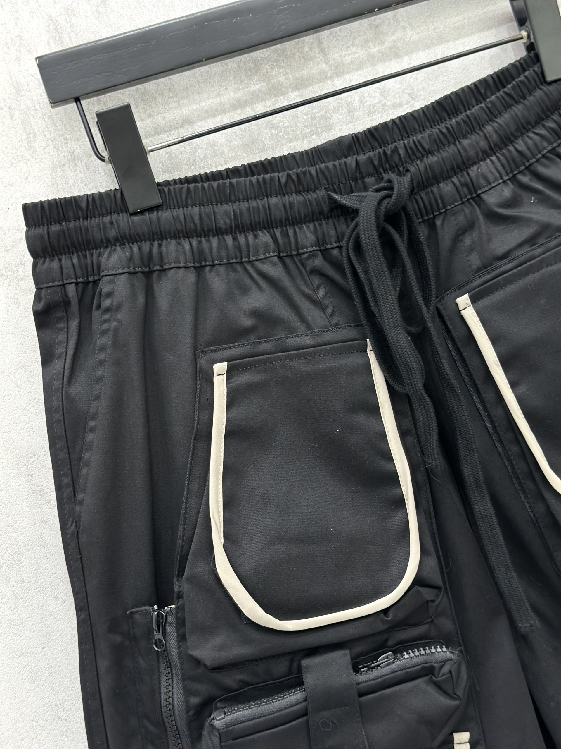 Quần short ngố vải túi hộp khóa ZIP new 2026 Like Auth S-XL VTN