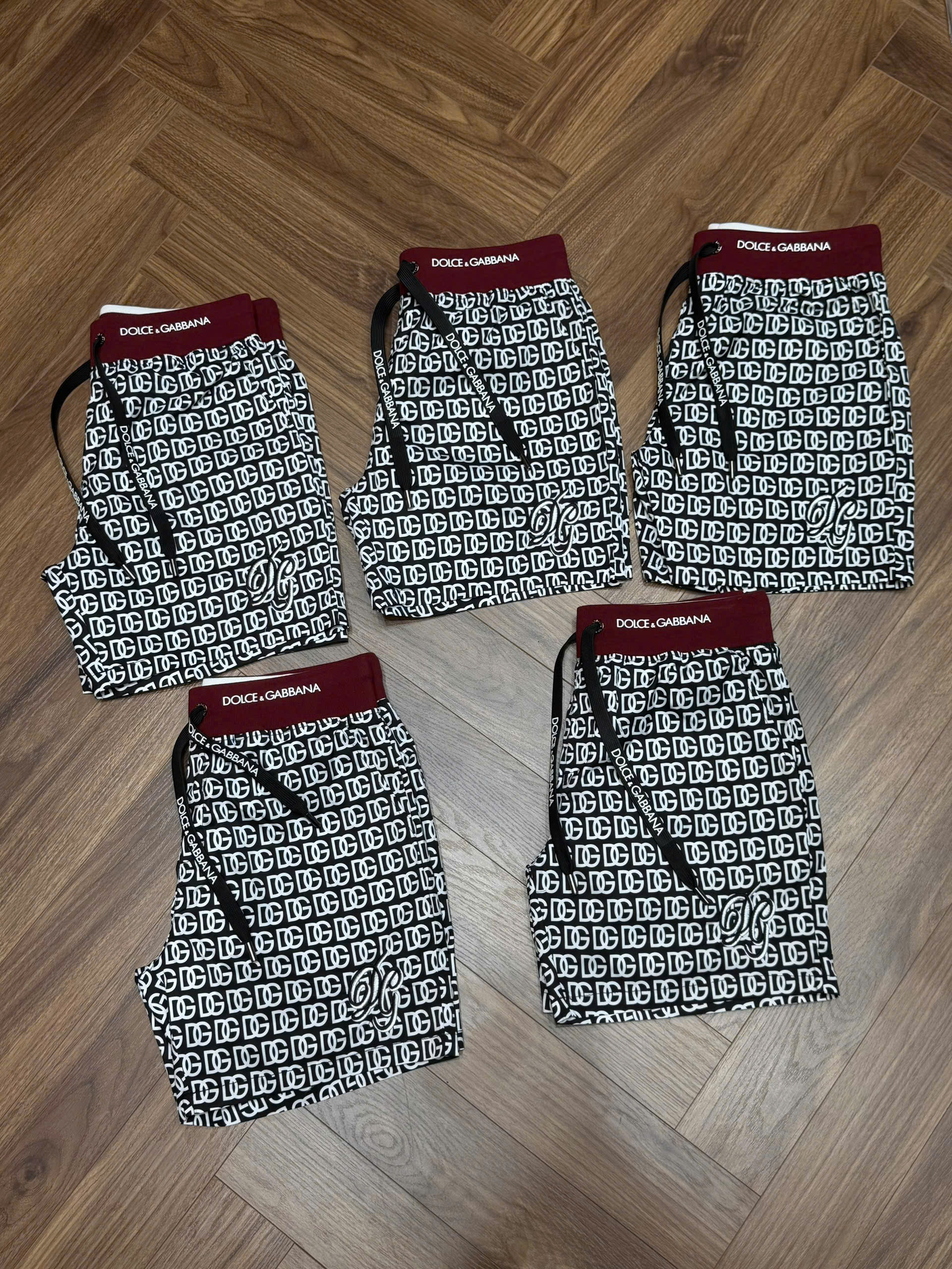 Quần short đùi gió Dolce Gabbana DG bo cạp logo full Like Auth S-XL MK