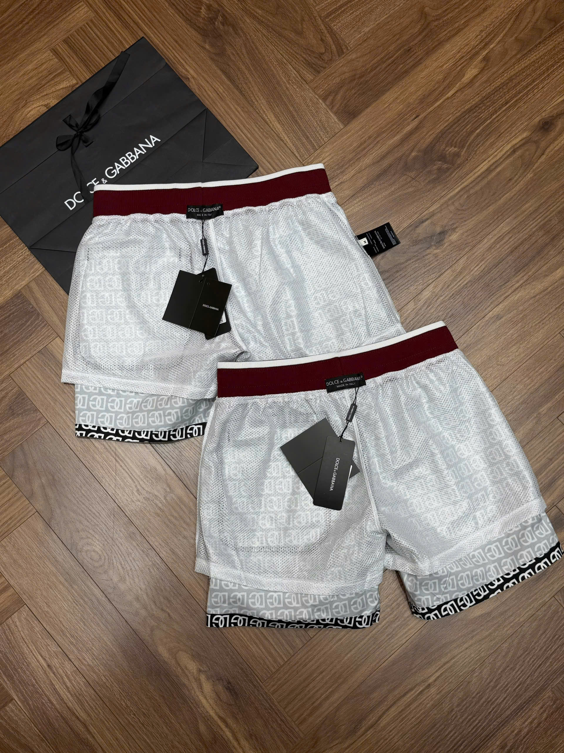 Quần short đùi gió Dolce Gabbana DG bo cạp logo full Like Auth S-XL MK