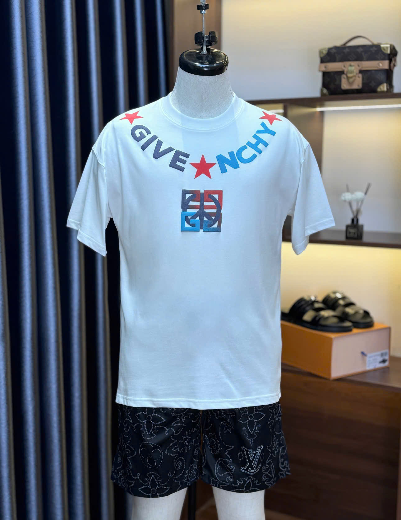 Áo phông T-shirt Givenchy GVC logo họa tiết vòng cổ Like Auth on web DDT