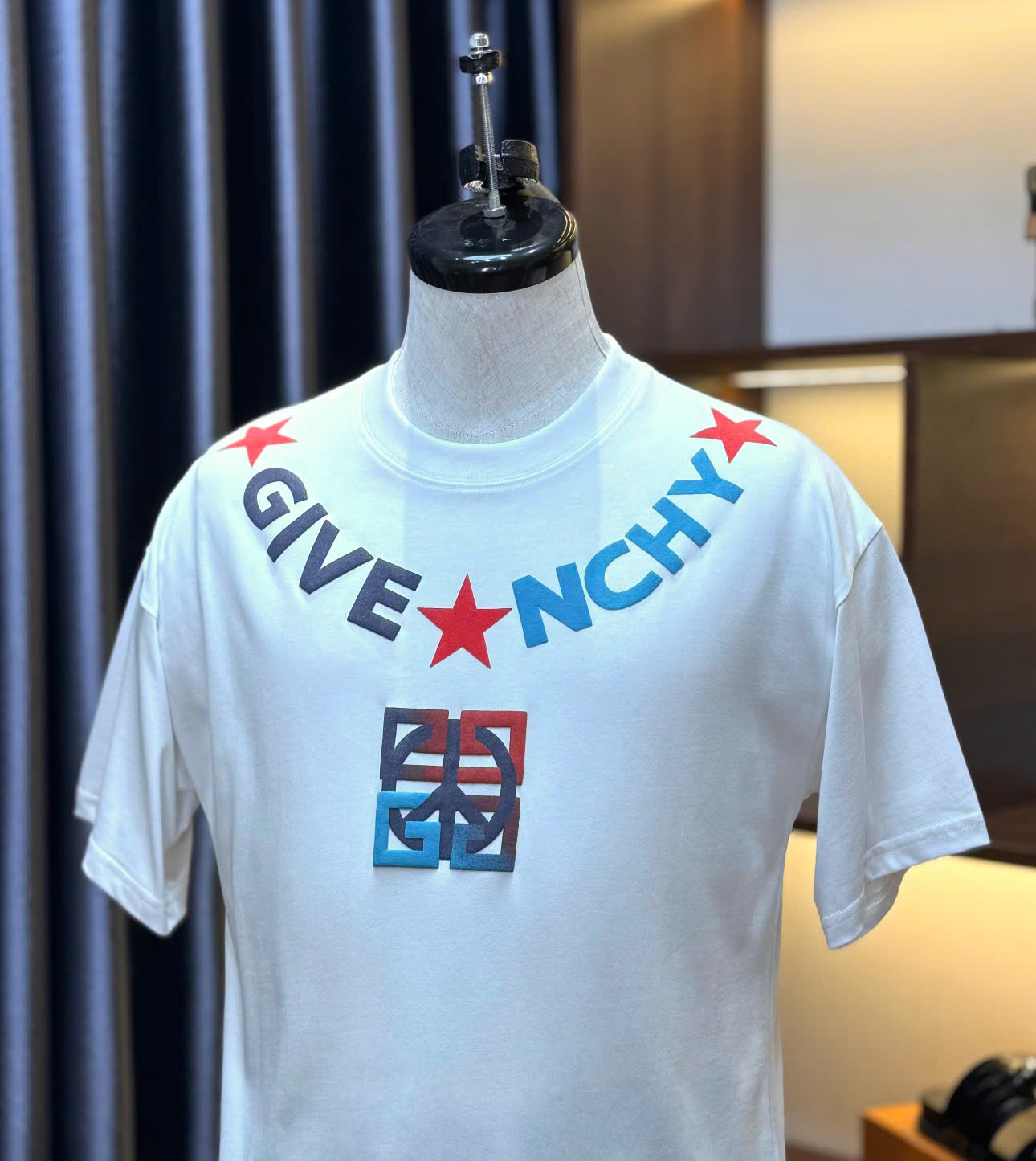 Áo phông T-shirt Givenchy GVC logo họa tiết vòng cổ Like Auth on web DDT