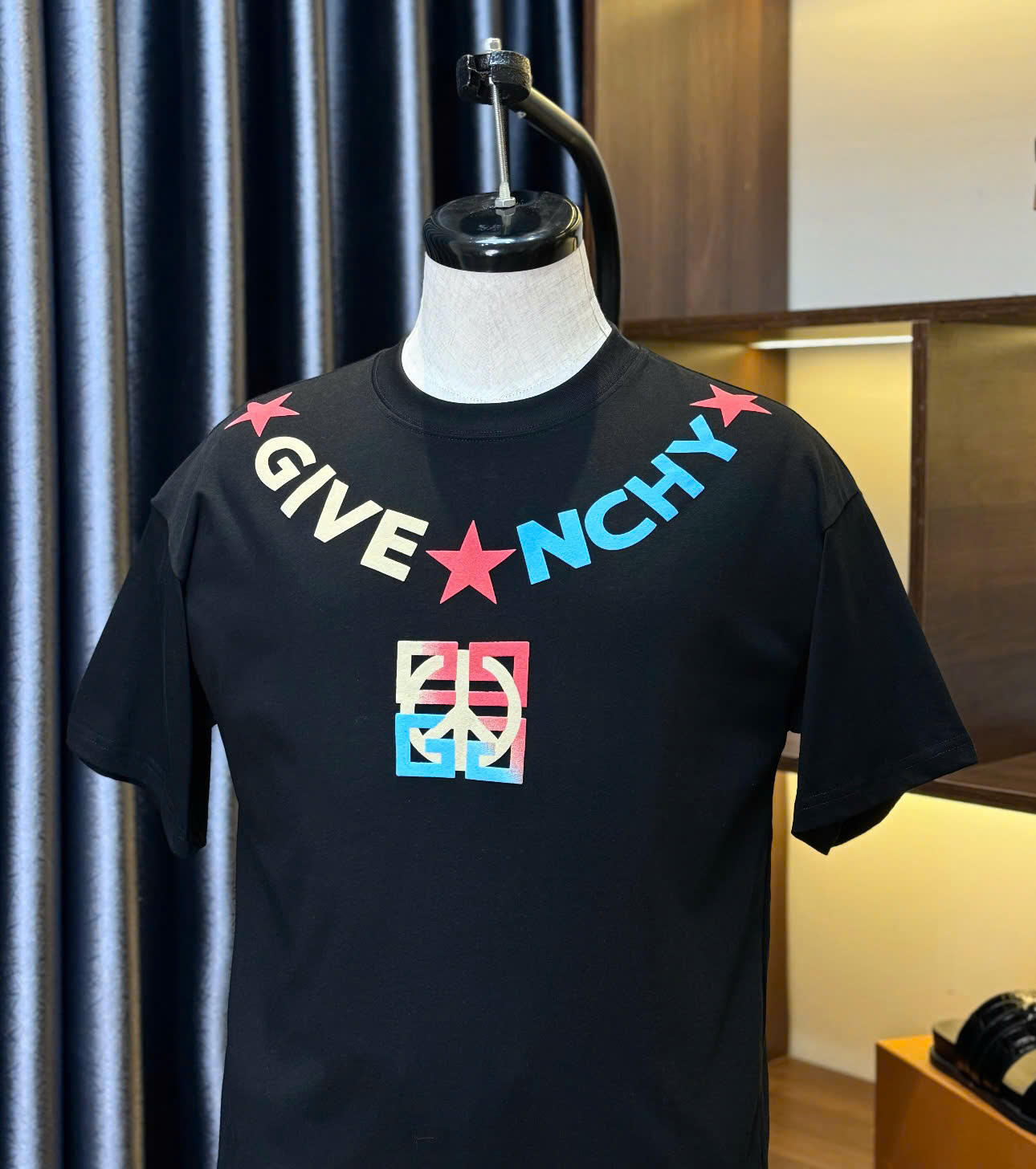Áo phông T-shirt Givenchy GVC logo họa tiết vòng cổ Like Auth on web DDT