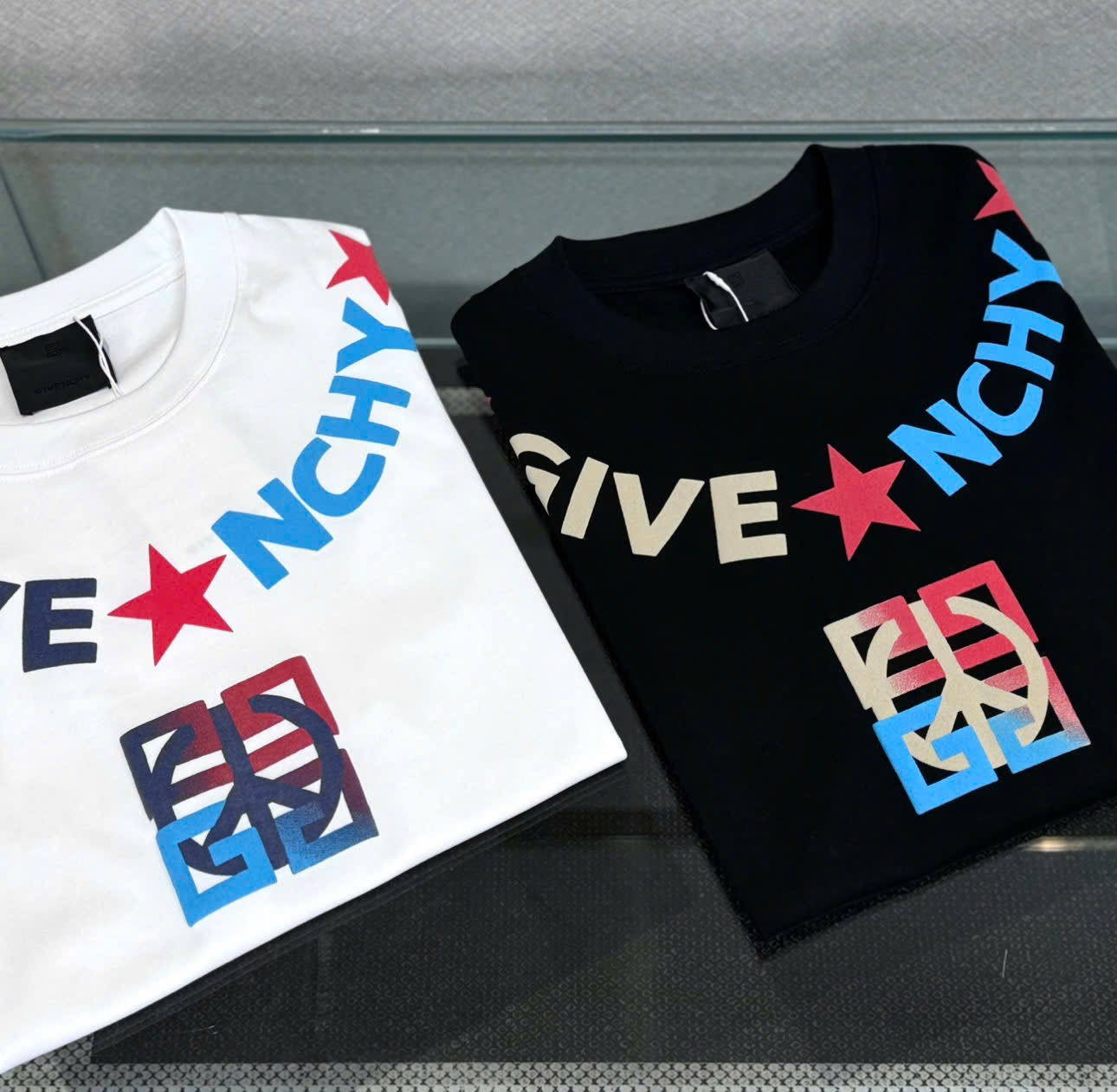 Áo phông T-shirt Givenchy GVC logo họa tiết vòng cổ Like Auth on web DDT