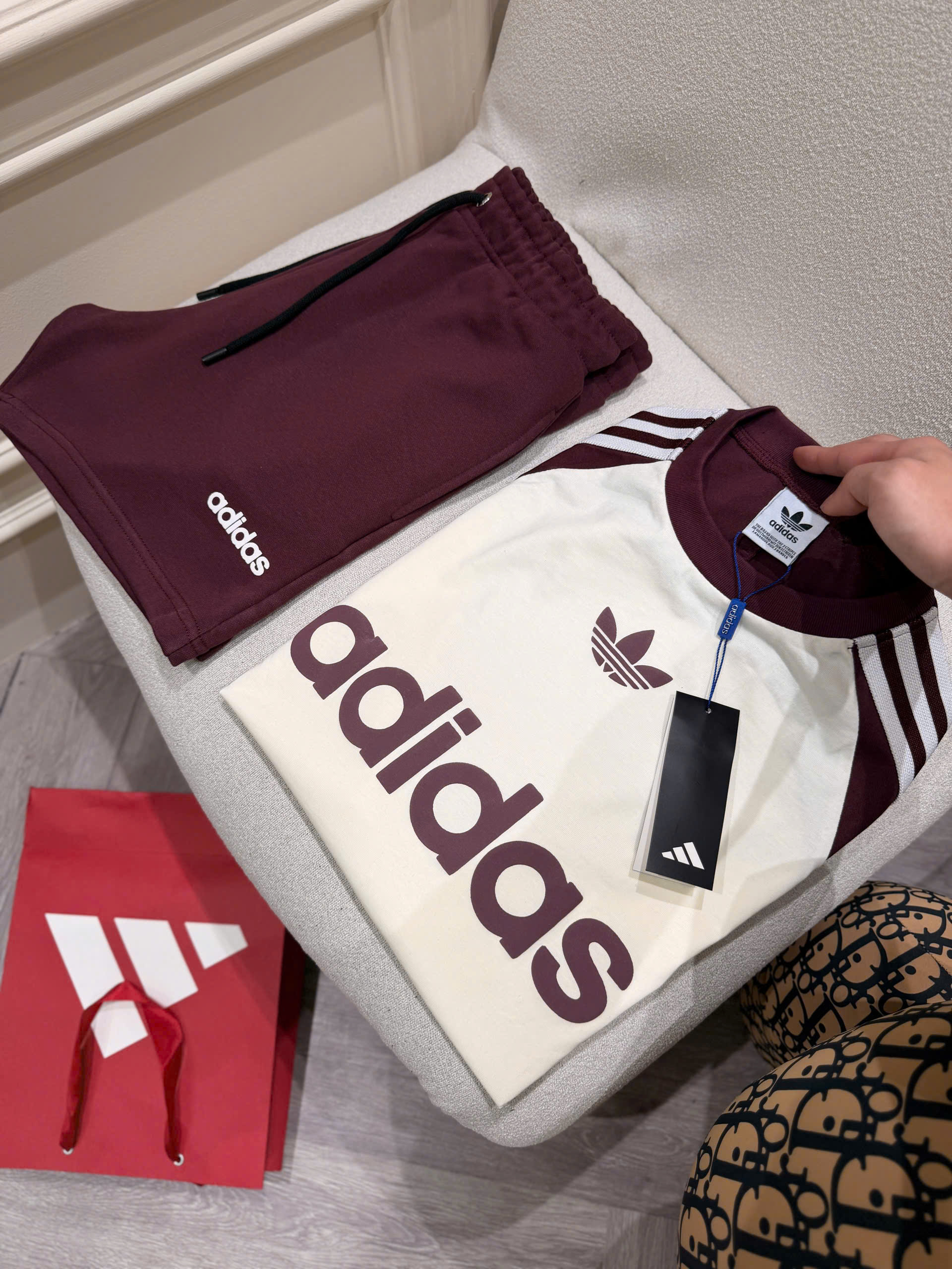 Set bộ thể thao hè Adidas logo ngực in dập nổi 2 lớp kẻ sọc vai Like Auth S-XL NV