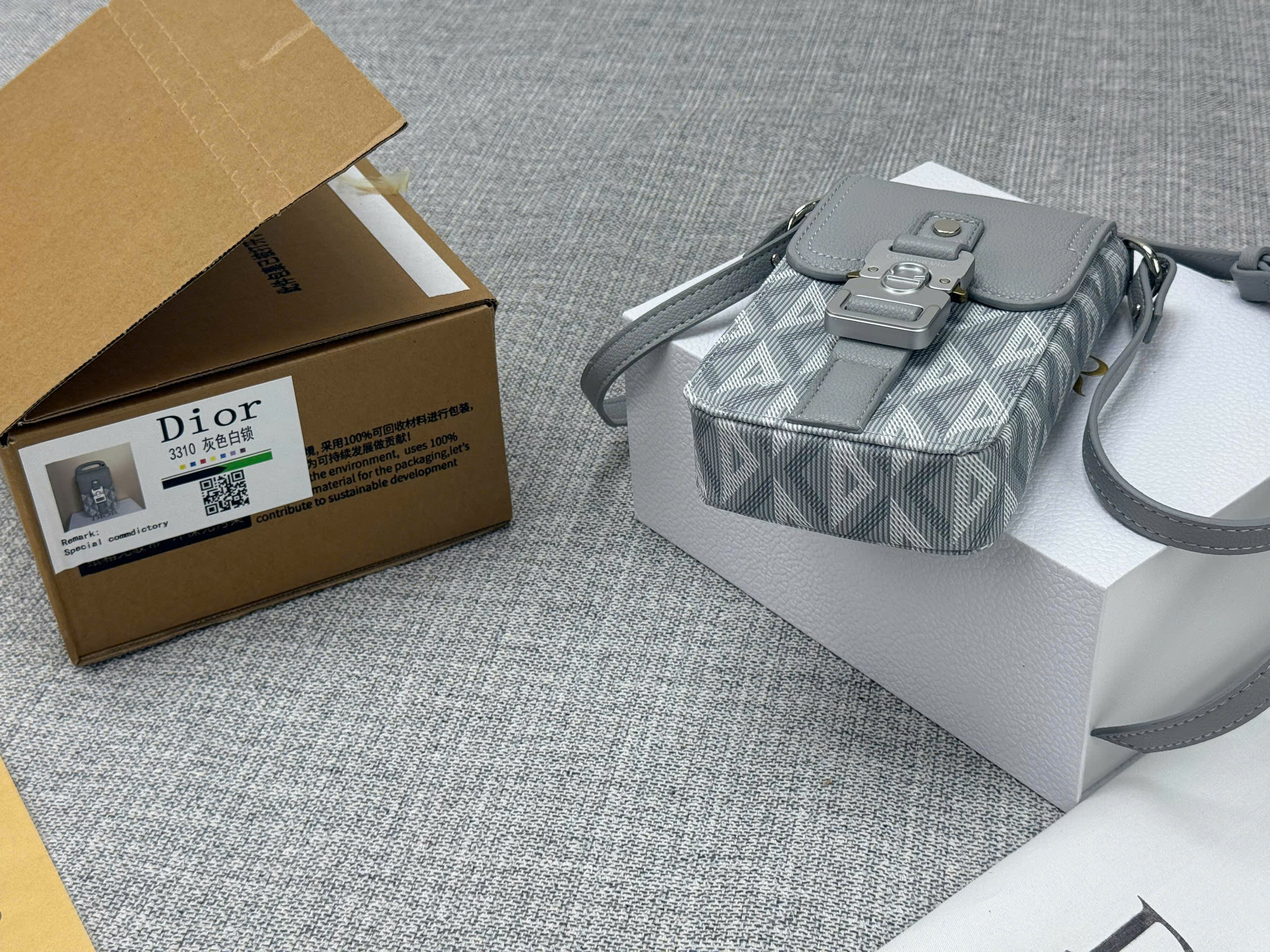 Túi đeo chéo Dior CD mini Phone Xám khóa cài nắp gập họa tiết họa tiết Kim Cương Like Auth NV