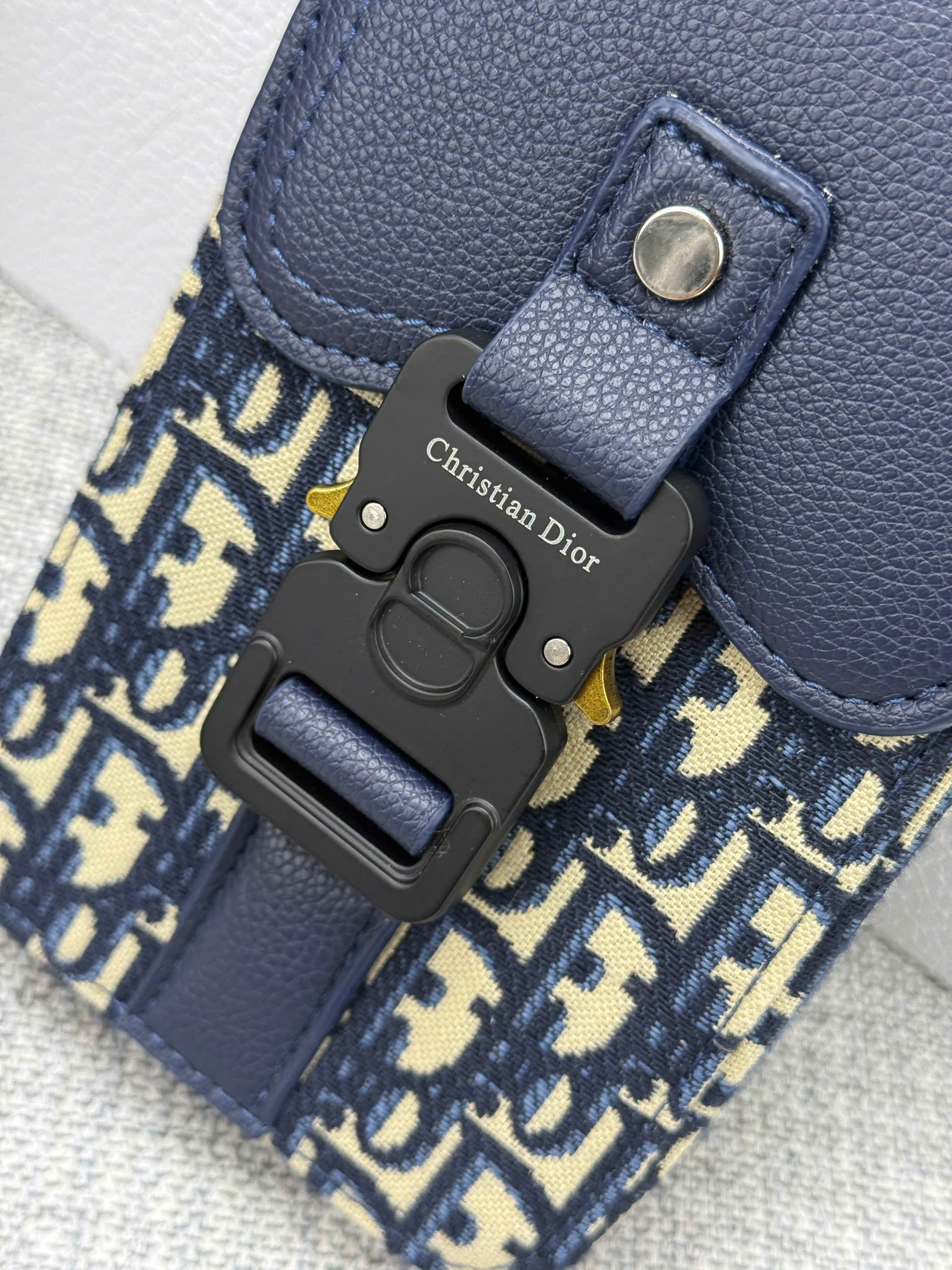 Túi đeo chéo Dior CD mini Phone Xanh Than khóa cài nắp gập họa tiết họa tiết Obique Like Auth NV