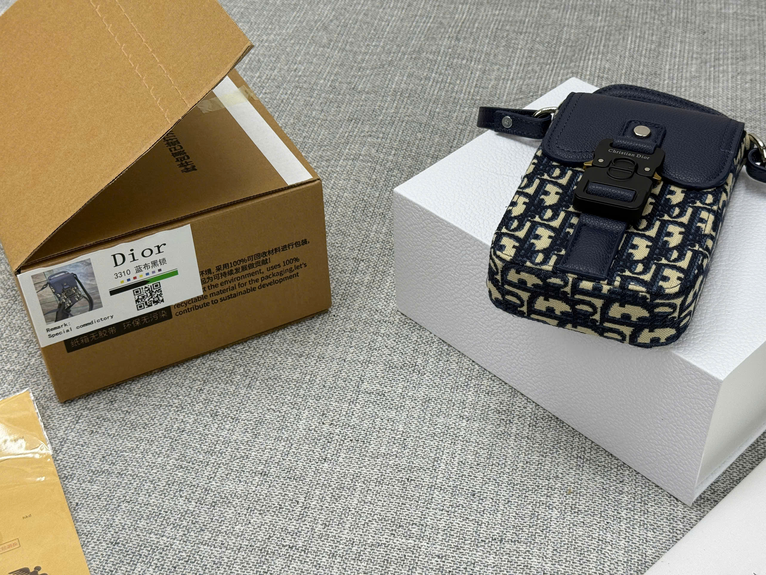 Túi đeo chéo Dior CD mini Phone Xanh Than khóa cài nắp gập họa tiết họa tiết Obique Like Auth NV