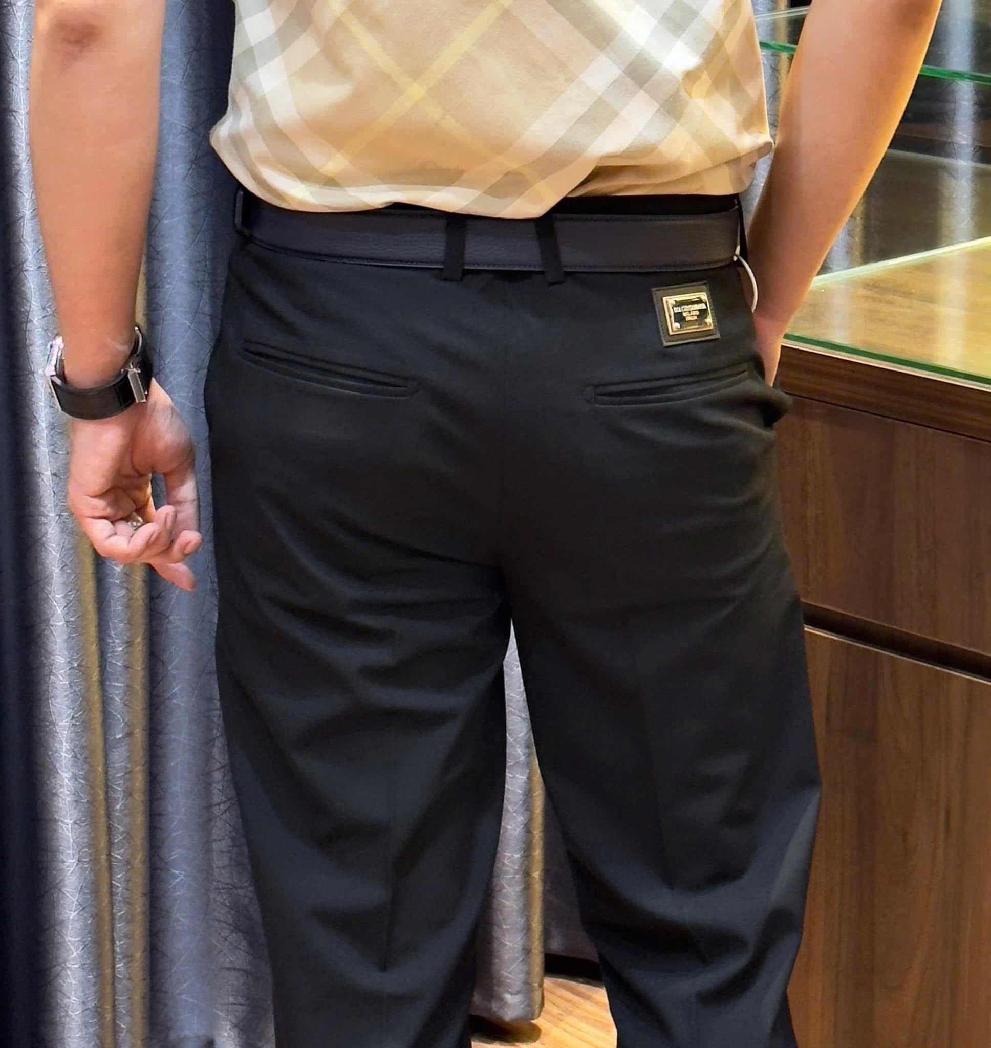 Quần âu tây Dolce Gabbana DG logo tag vuông túi sau Like Auth 28-36 DDT