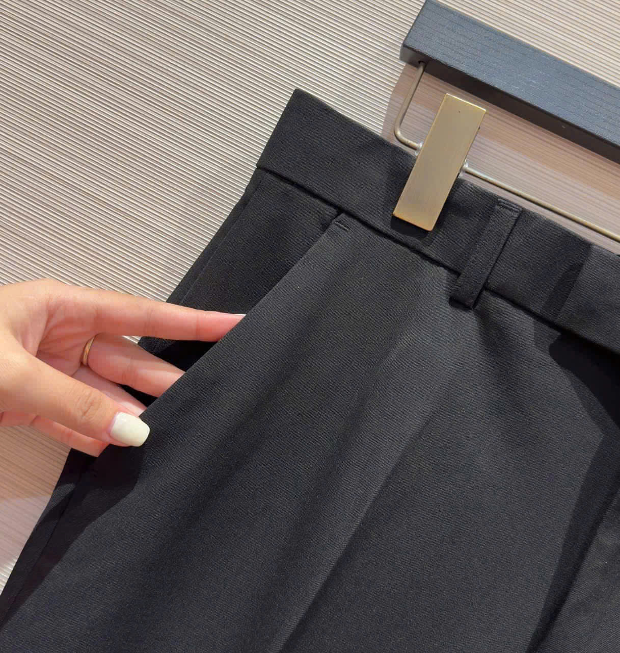 Quần âu tây Dolce Gabbana DG logo tag vuông túi sau Like Auth 28-36 DDT