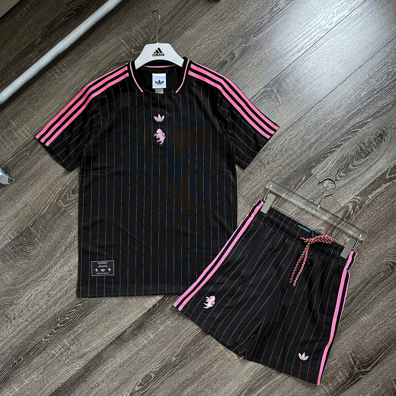 Bộ set thể thao hè Adidas Đen kẻ sọc logo thêu ngực Like Auth S-XL NV