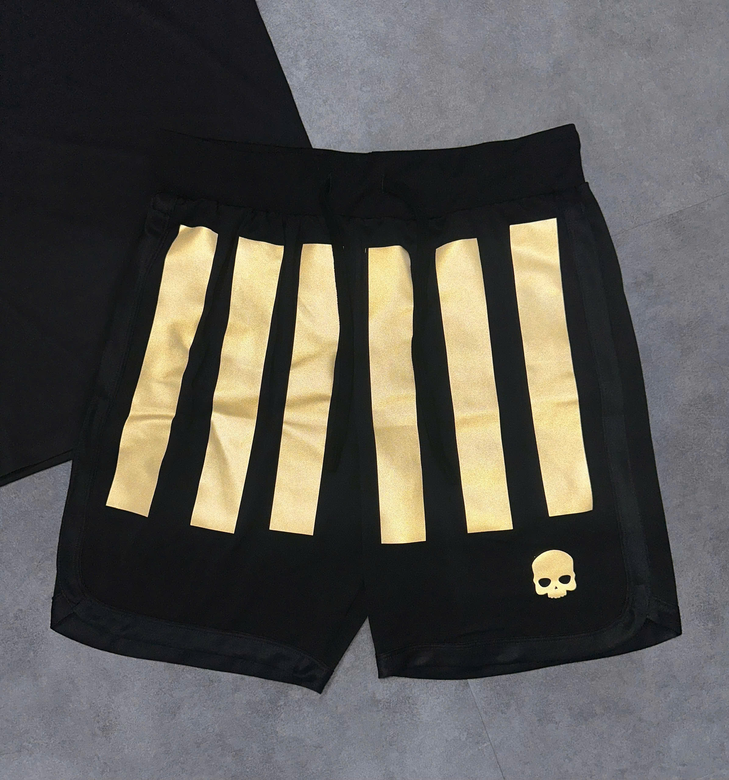 Set bộ thể thao hè Hydrogen họa tiết đầu lâu và Sao Like Auth XS-L MK