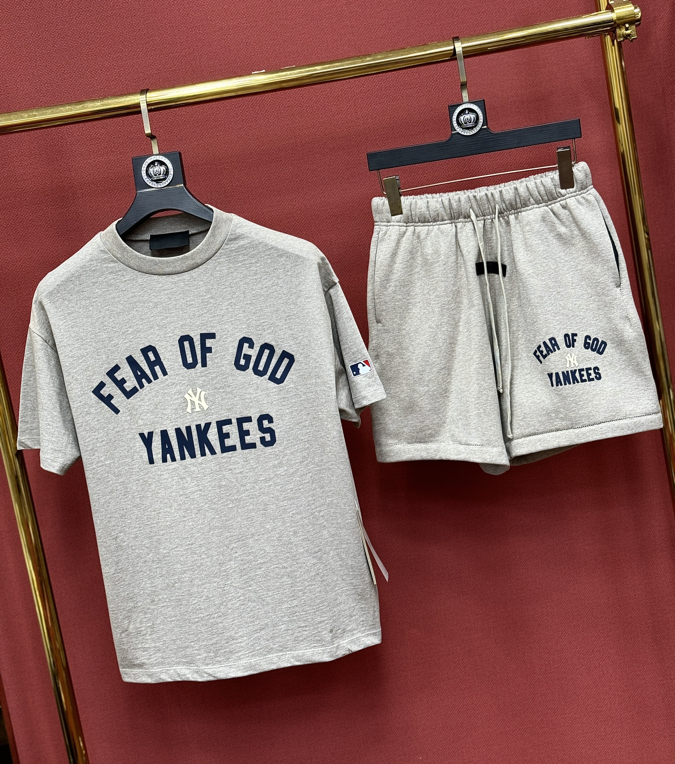 Set bộ thể thao hè Essentials x MLB Yankees Fear of God Xám Like Auth XS-L CD