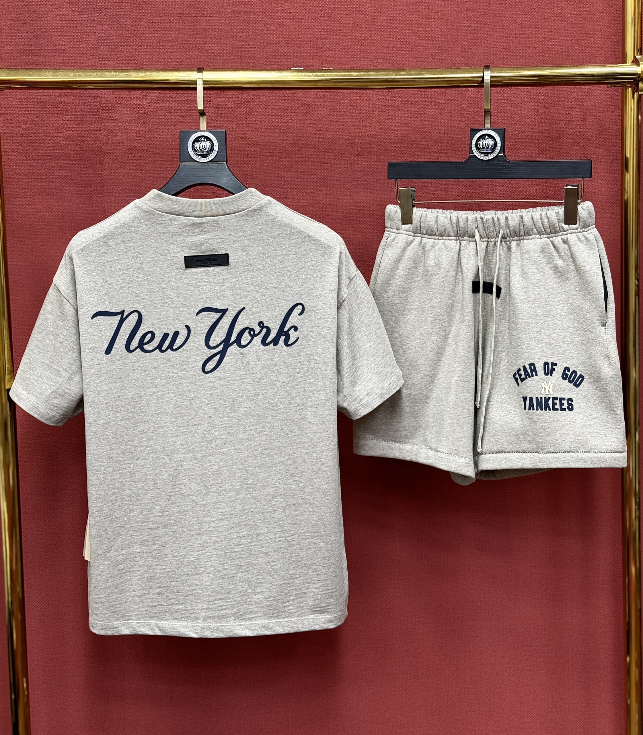 Set bộ thể thao hè Essentials x MLB Yankees Fear of God Xám Like Auth XS-L CD