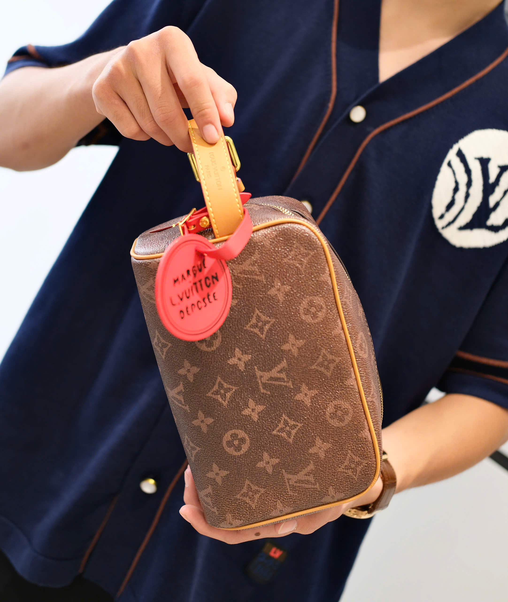 Túi ví Clutch Louis Vuitton LV Nâu tag viền Đỏ Cam  họa tiết monogram Like Auth 22x11x11 DDT