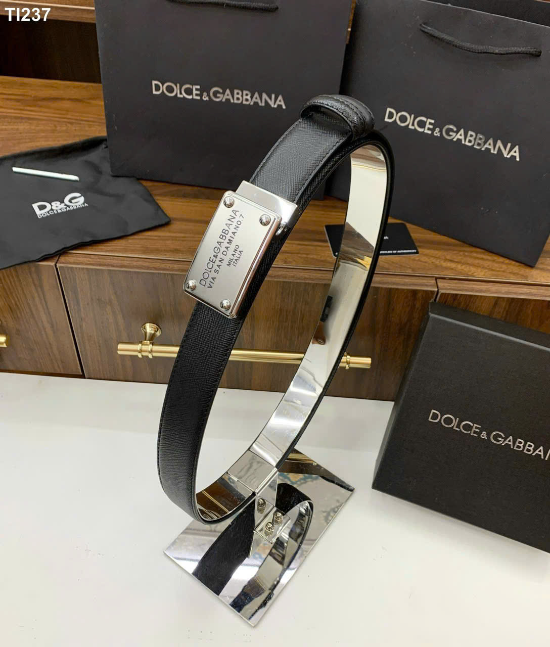 Thắt lưng dây nịt Dolce Gabbana DG Milano mặt vuông logo chữ khắc Like Auth 90-100 MK