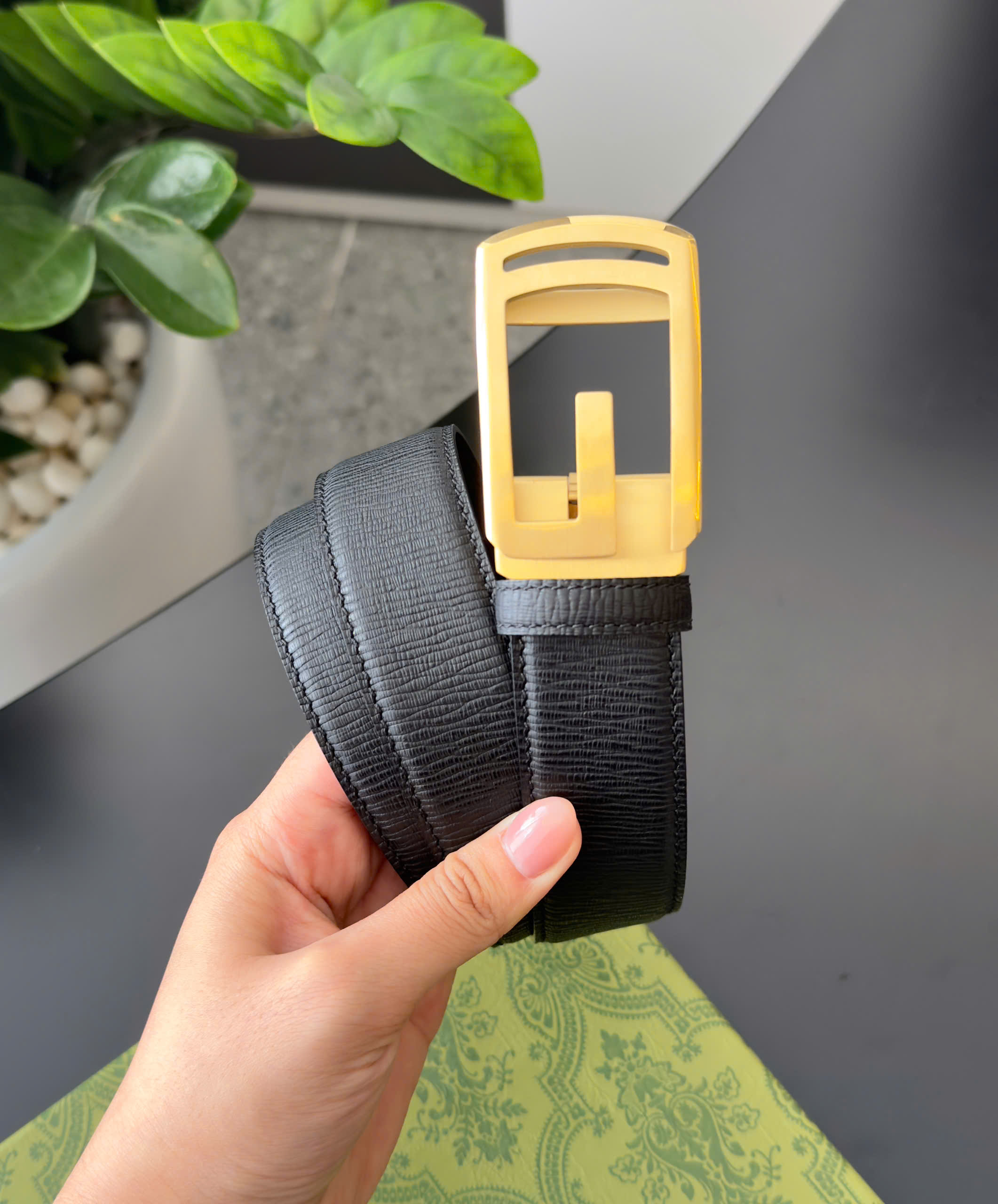 Thắt lưng dây nịt Gucci GC Đen sần sóng mặt Vàng khóa cài Like Auth 85-110 DDT