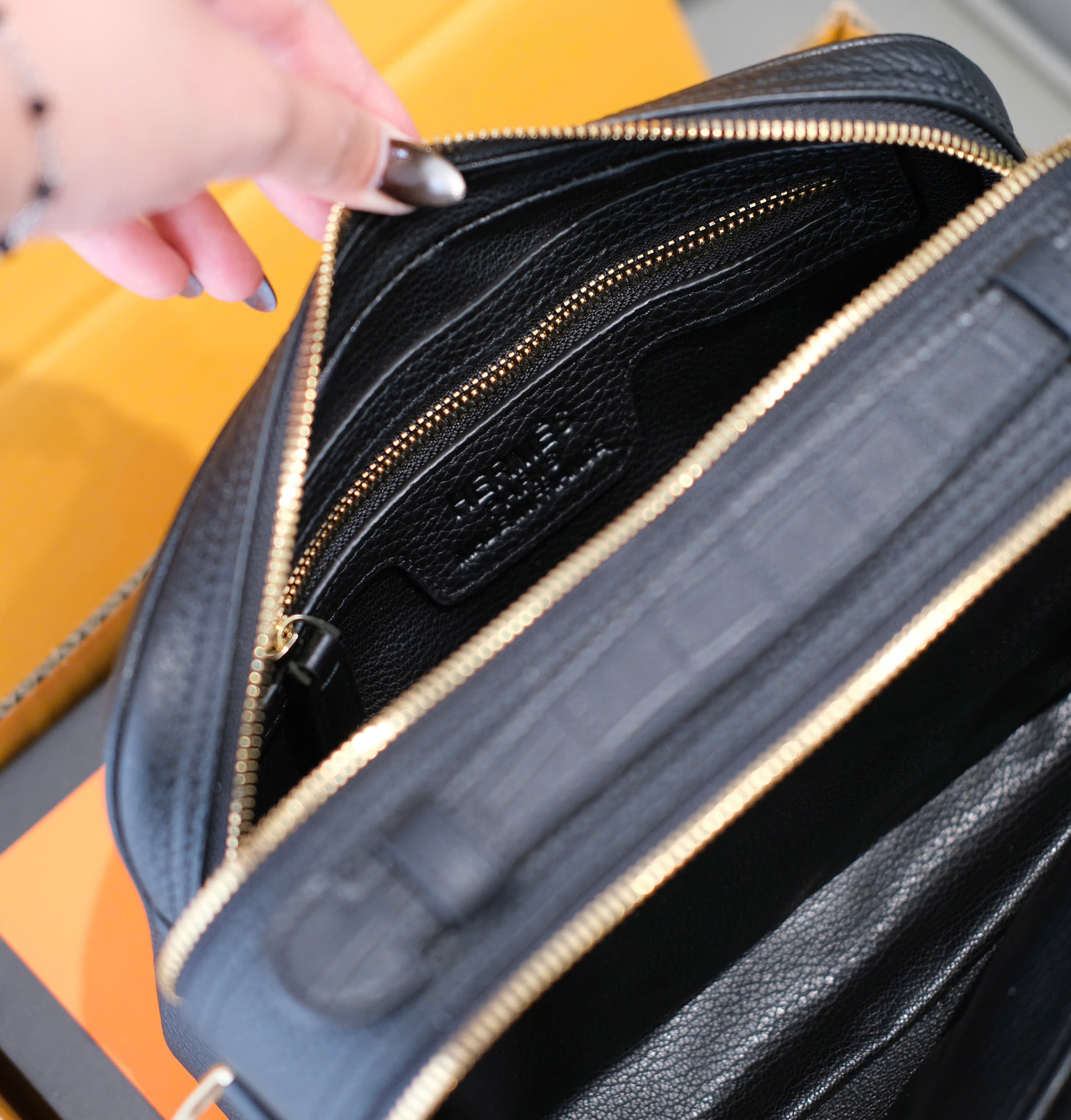 Túi ví Clutch Hermes HM Đen sần khóa vàng mở vân tay Like Auth 25x15x10 DDT