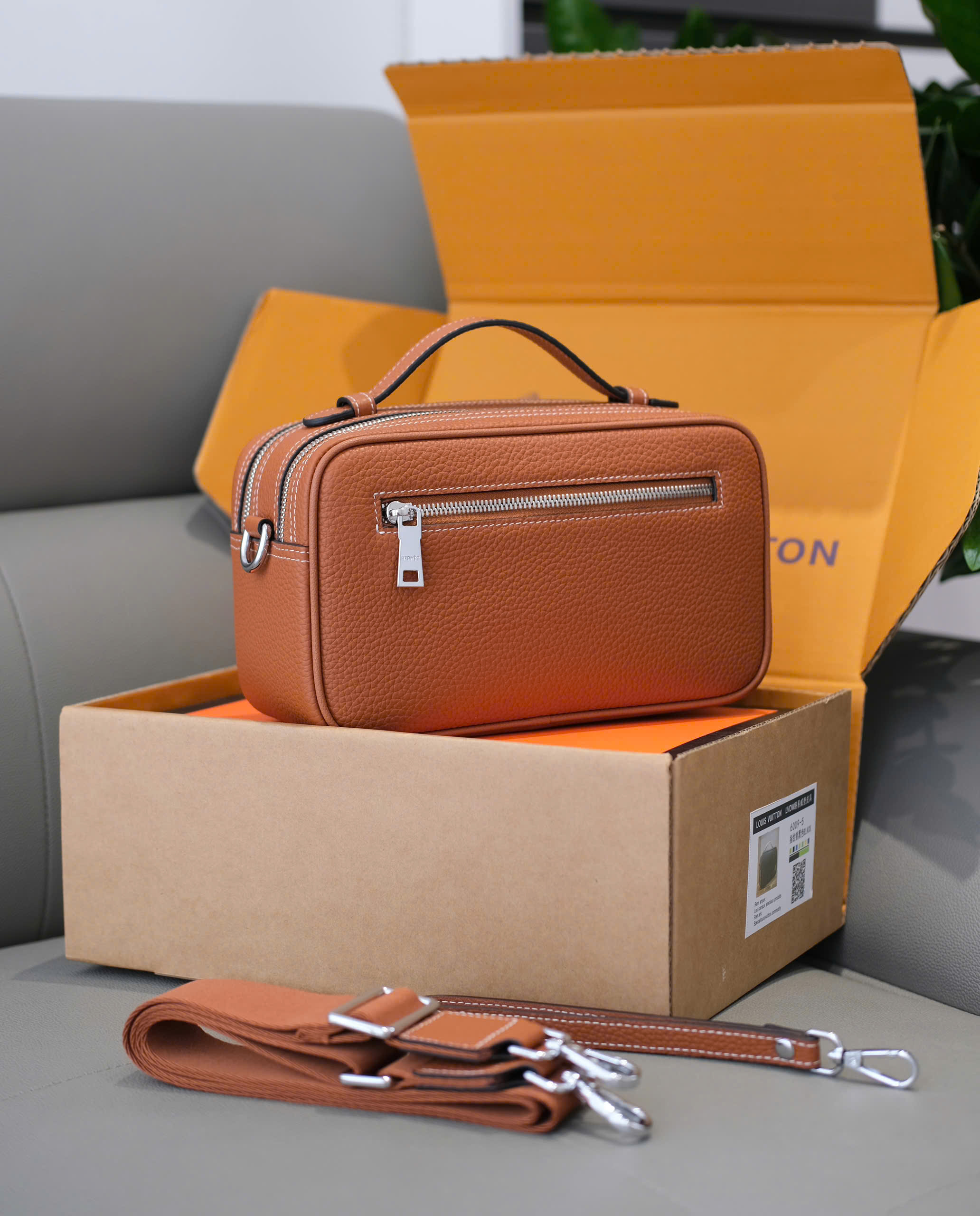 Túi ví Clutch Hermes HM Nâu sần logo tag bạc chữ H xỏ khóa vân tay Like Auth 25x15x10 DDT