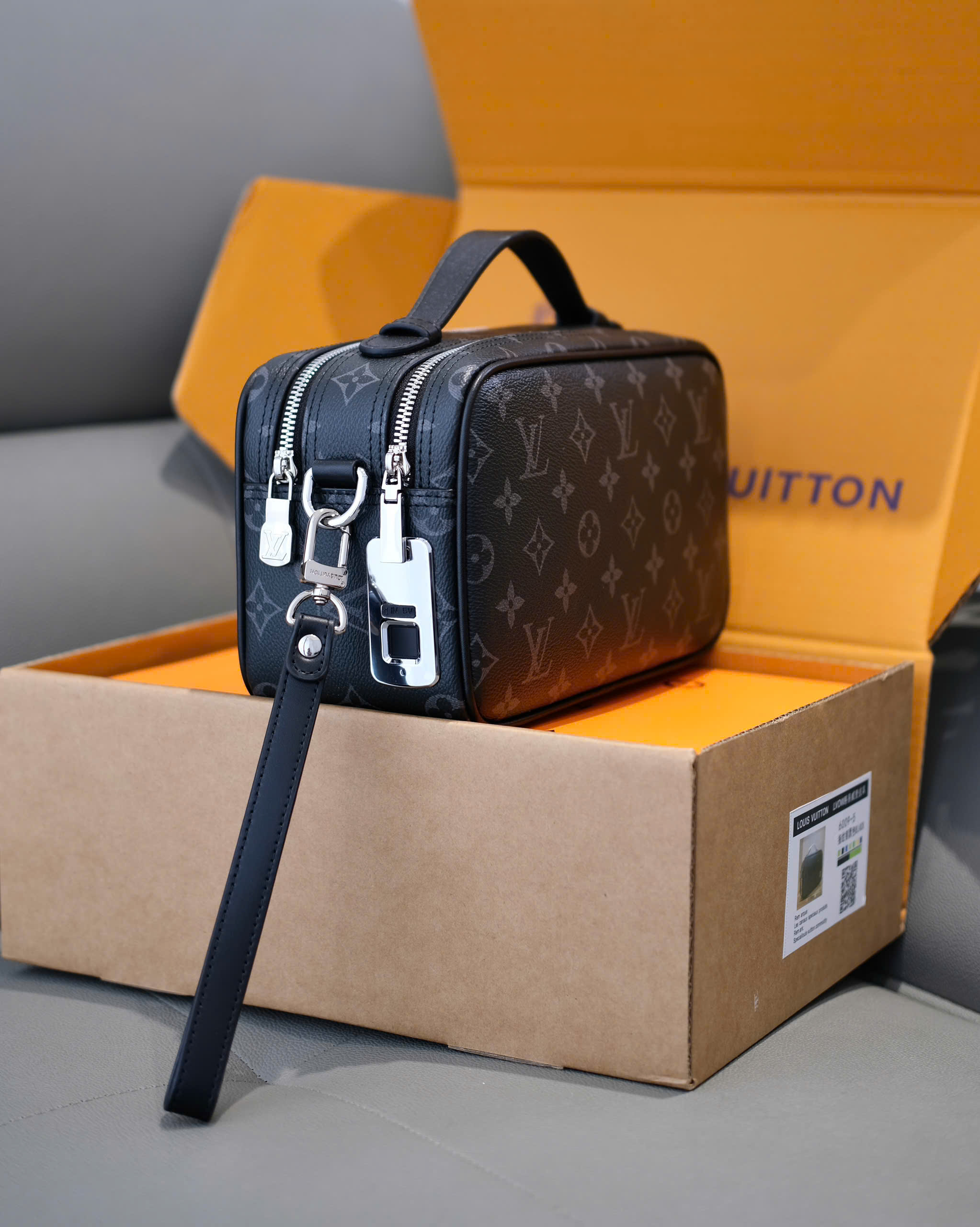 Túi ví Clutch Louis Vuitton LV vân monogram khóa vân tay Like Auth 25x15x10 DDT