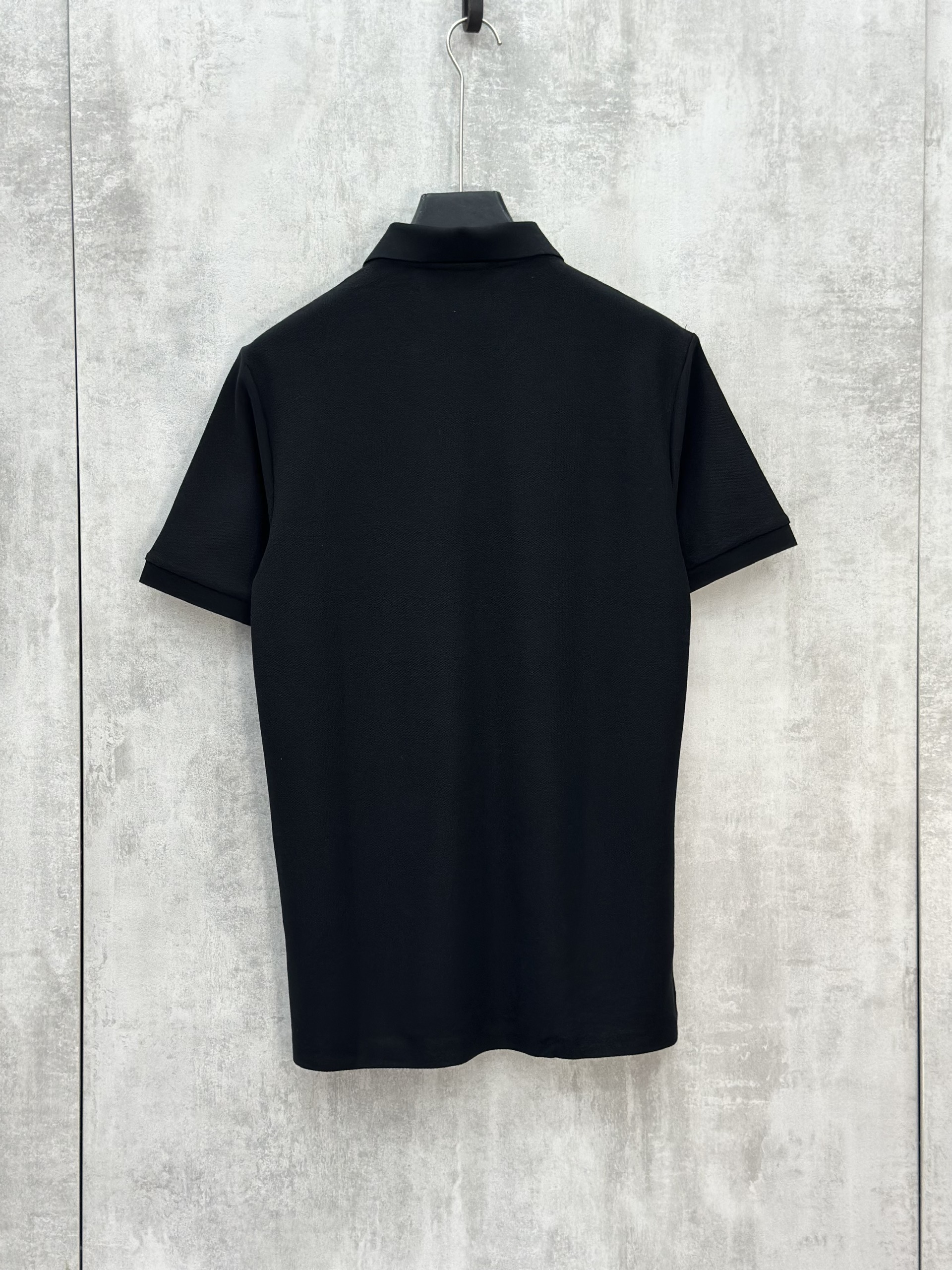 Áo polo Caras basic logo Ong đính đá tag cổ Like Auth S-XL VTN\Đen