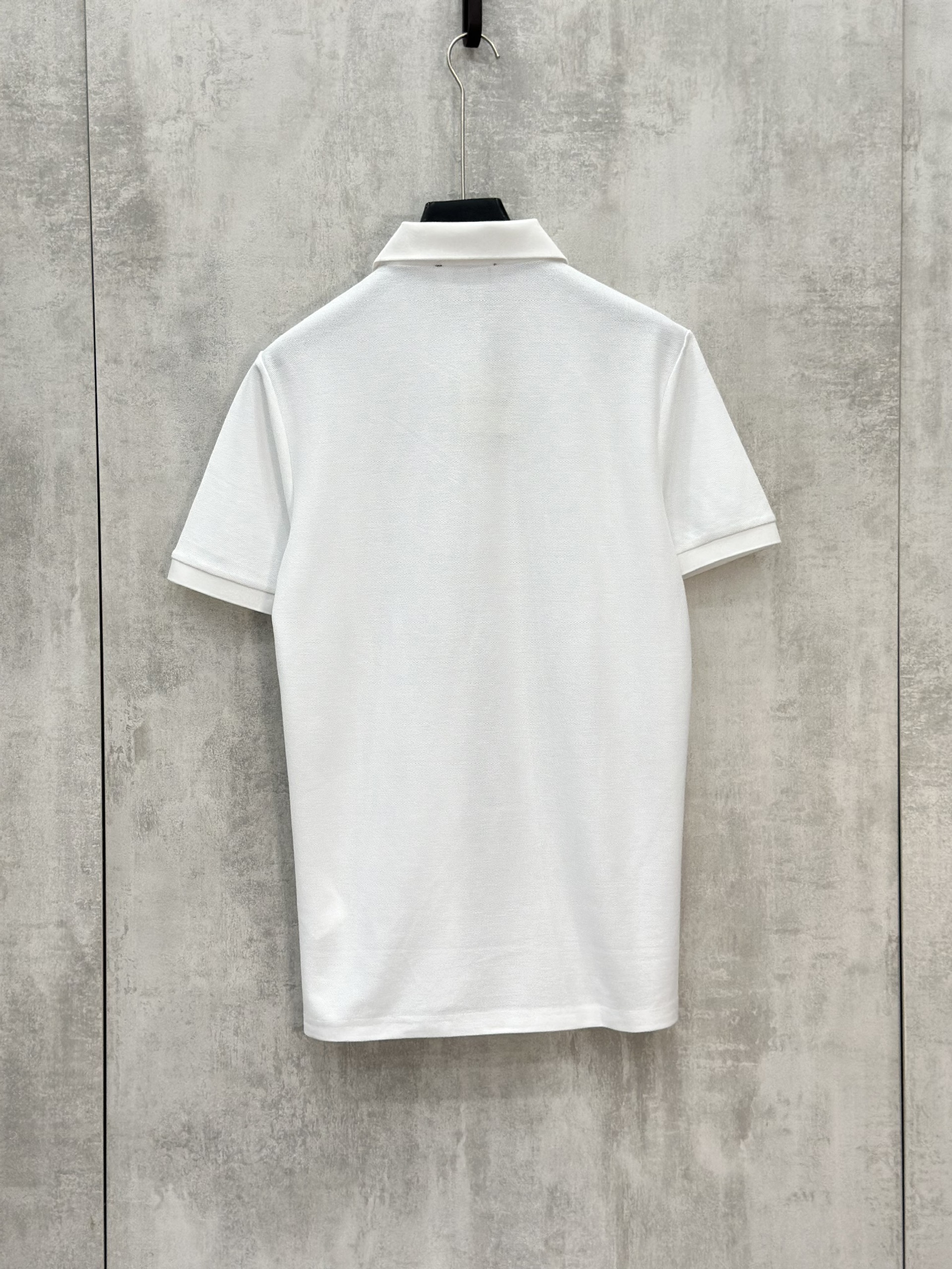 Áo polo Caras basic logo Ong đính đá tag cổ Like Auth S-XL VTN/Trắng