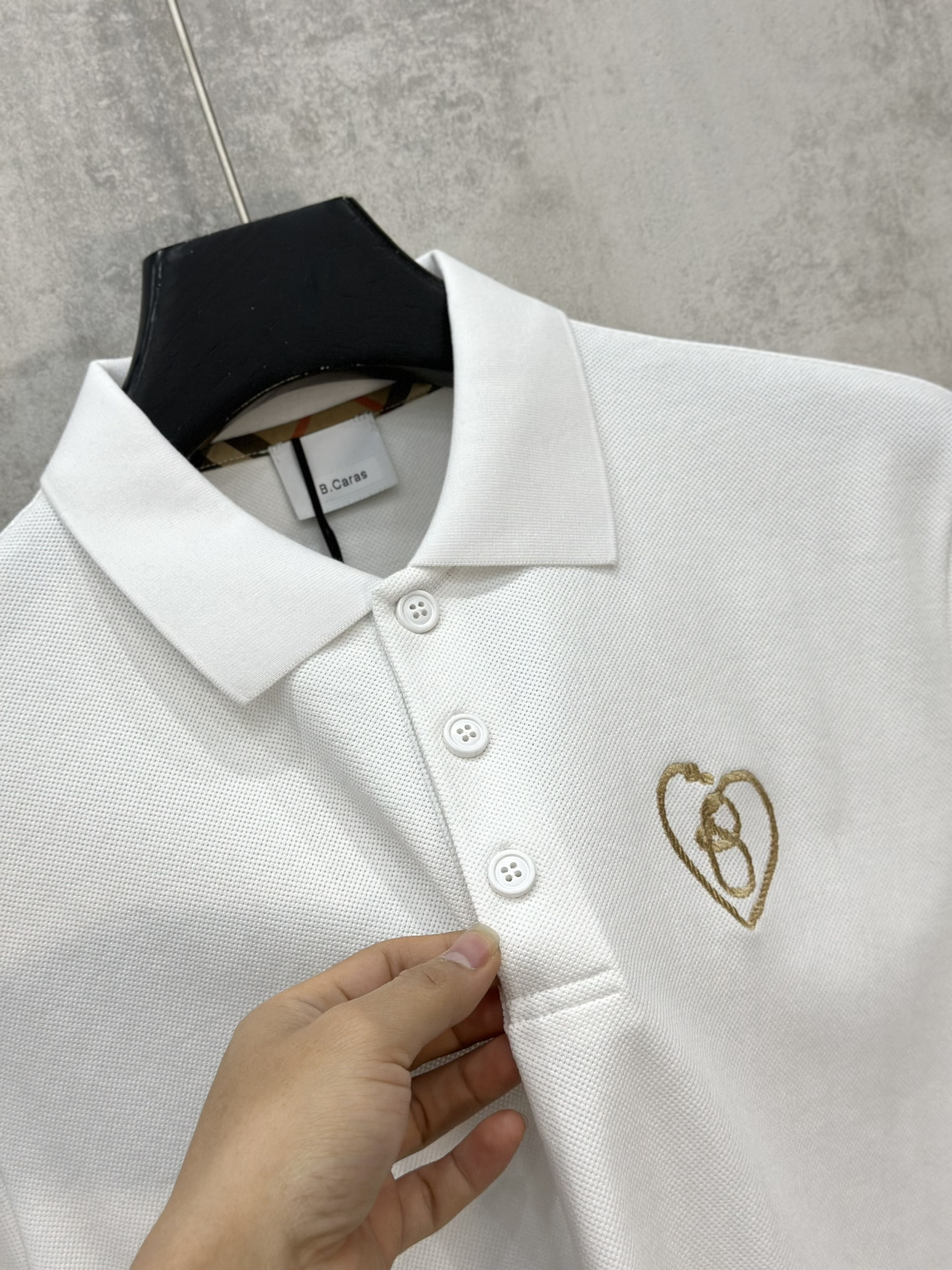 Áo polo Caras Đen Trắng Xanh Than basic khuy Vàng logo thêu Trái Tim ngực Like Auth S-XL VTN\trắng