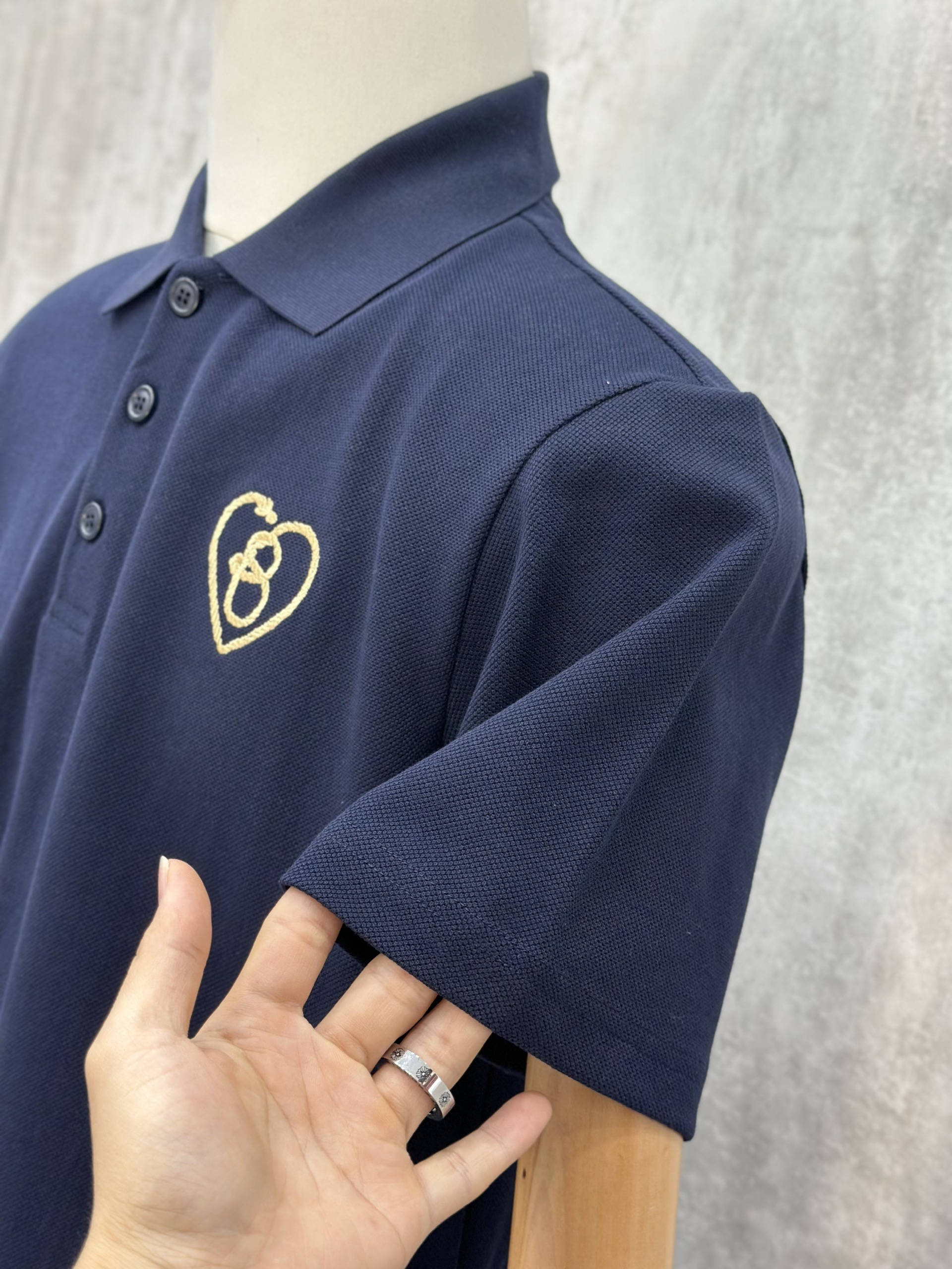 Áo polo Caras Đen Trắng Xanh Than basic khuy Vàng logo thêu Trái Tim ngực Like Auth S-XL VTN\xanh than